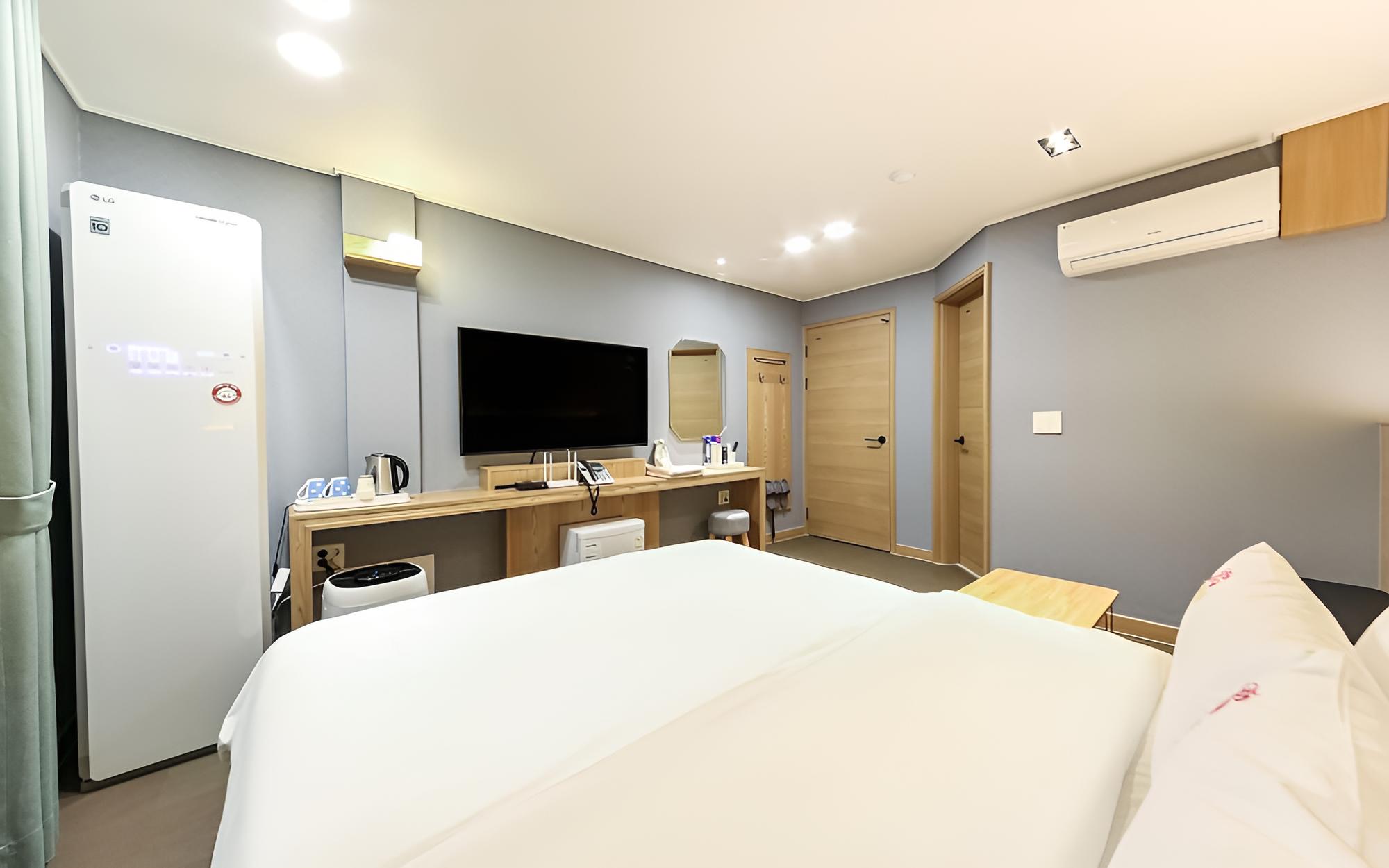 Room (Standard King (equipped with Ace Bed-) - Photo 8