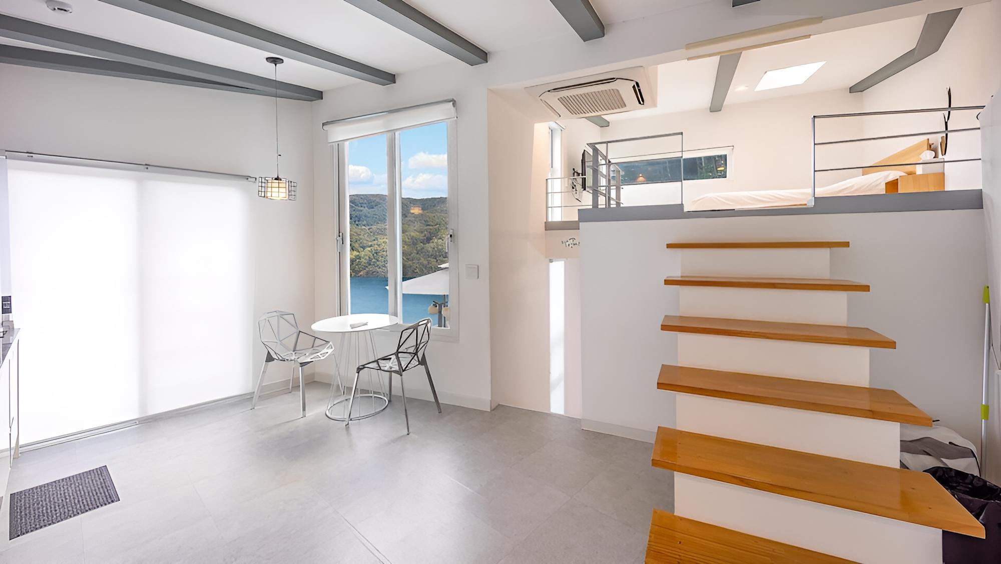 Basic Room, 1 Bedroom (STEEL 1)