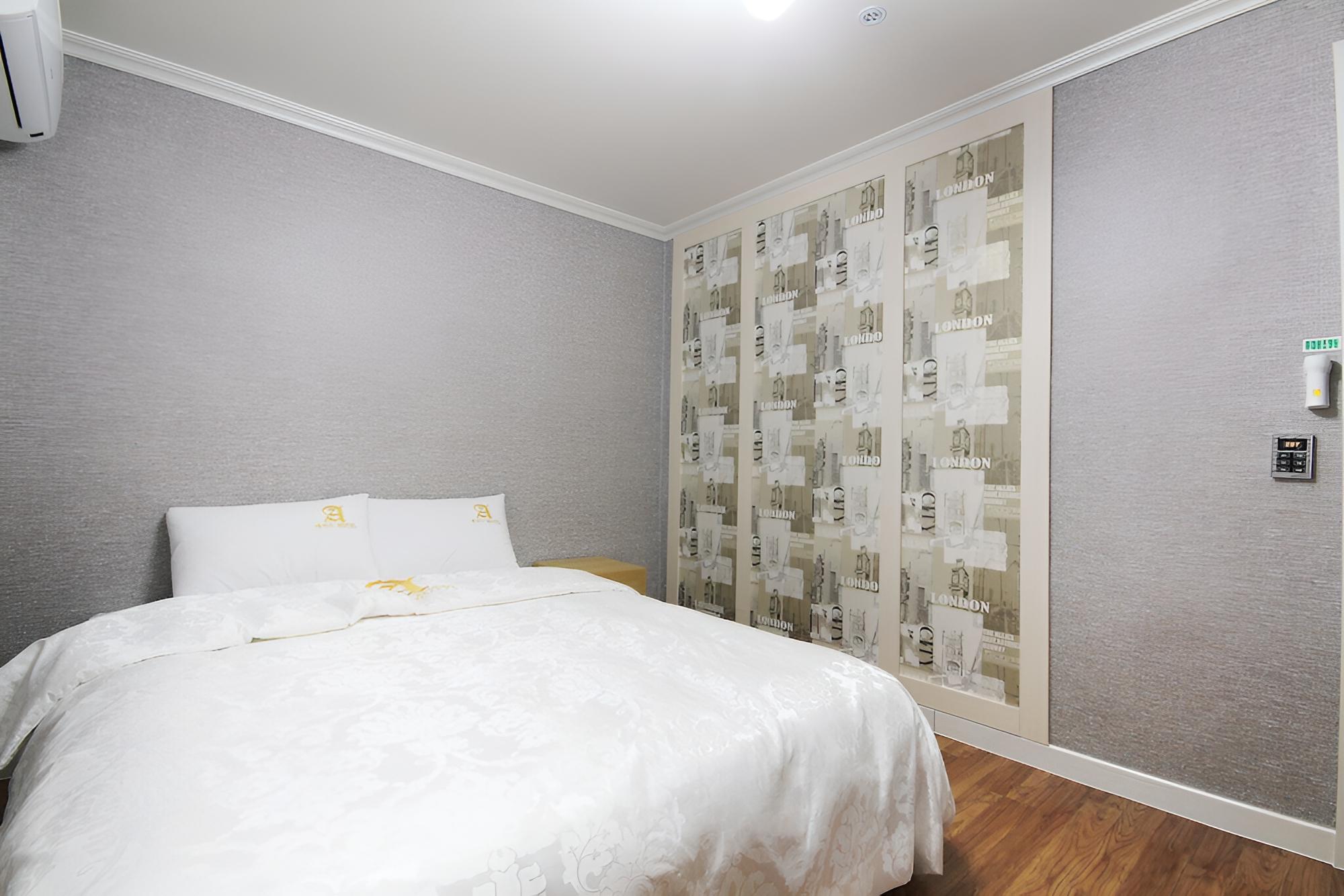 Room (Standard Room) - Photo 4