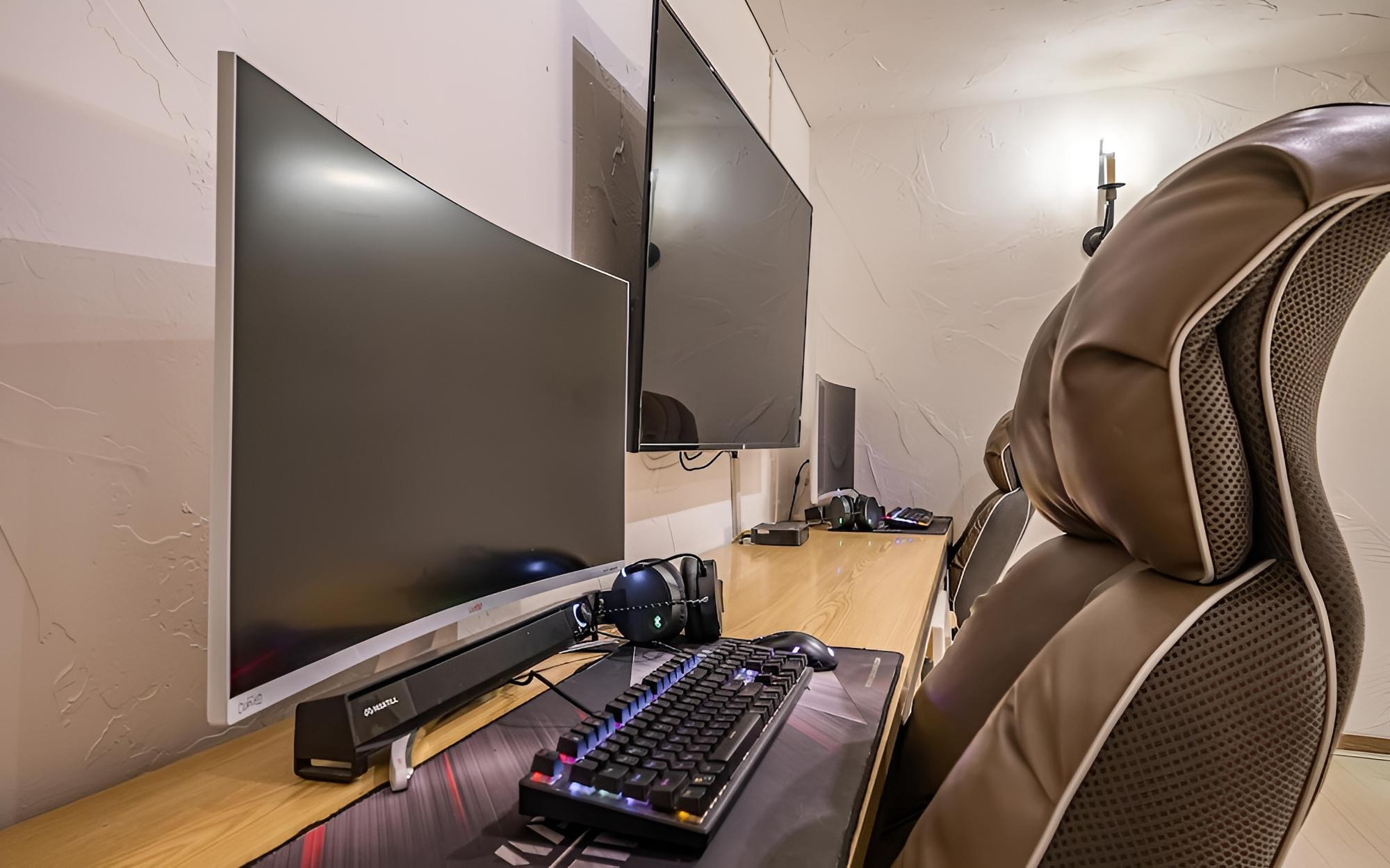 Room (Couple PC (Netflix YouTube Spa Air pu)