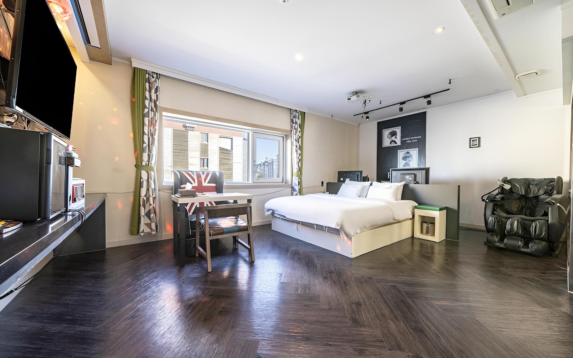 Room (1 room 1 parking suite karaoke (i7 & )