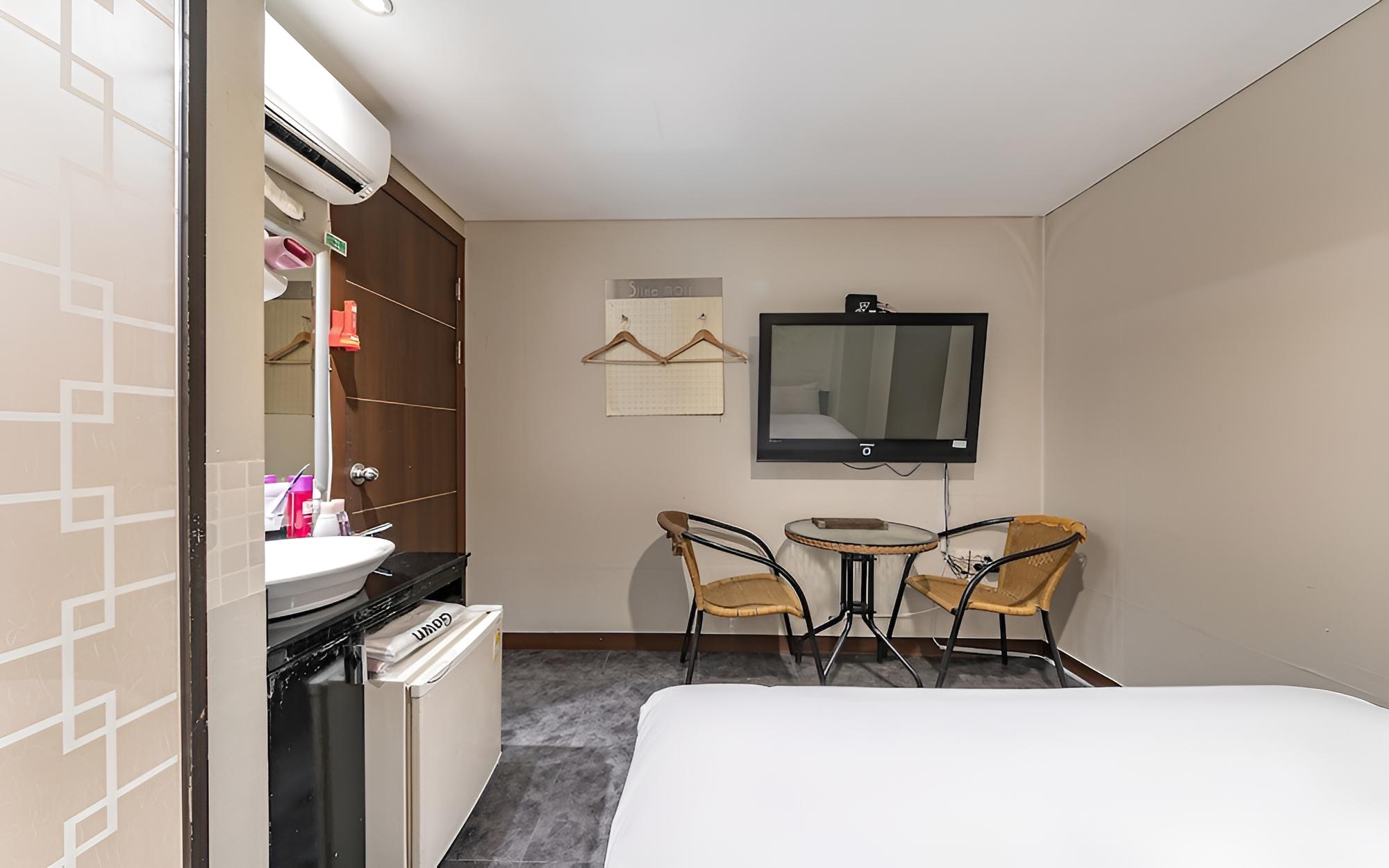Room (Standard room) - Photo 3