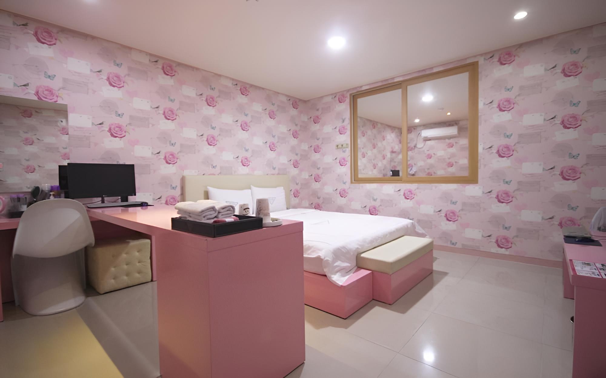 Room (Surprise Discount Event - Special Roo)