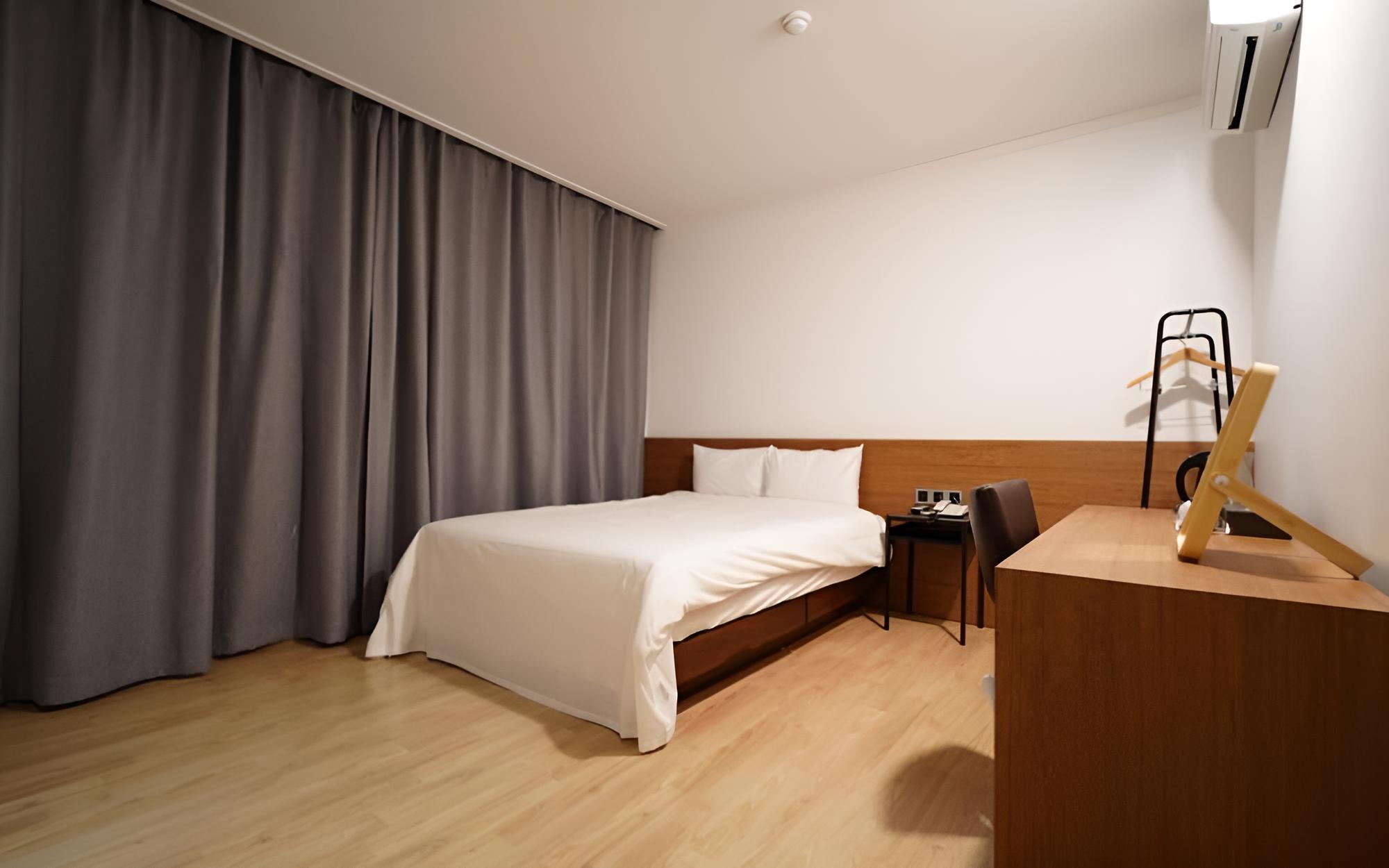 Room (Double bed) - Photo 8