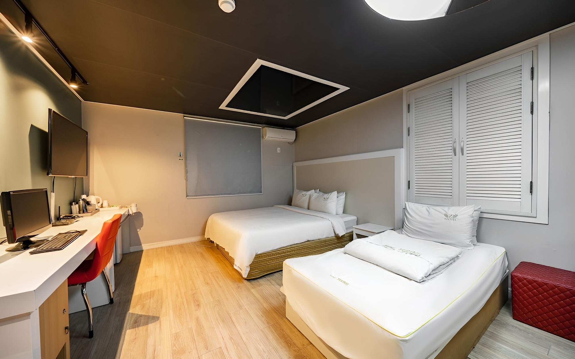 Room (Deluxe Twin)