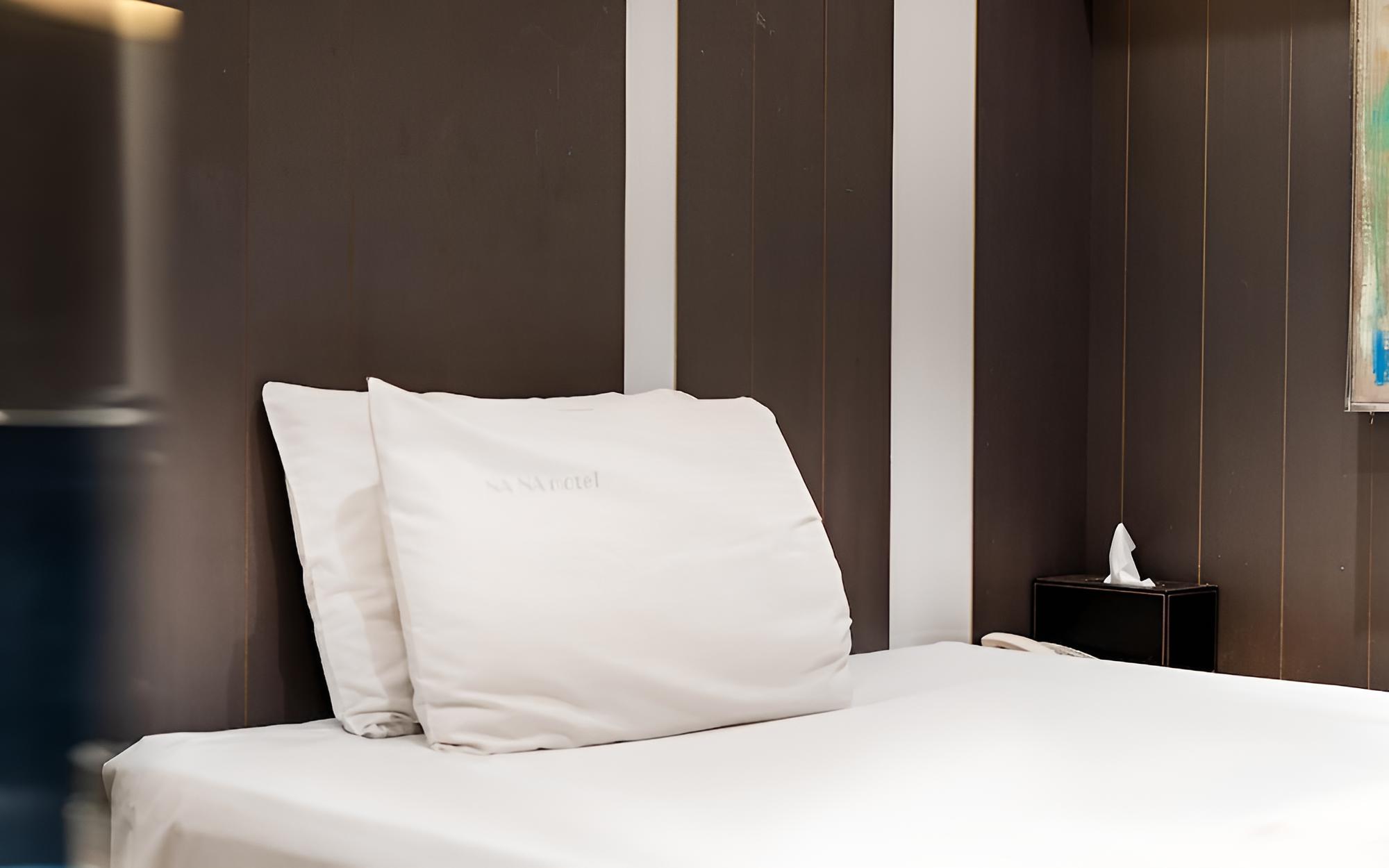 Room (Standard A - Unlimited OTT viewing (U) photo 1