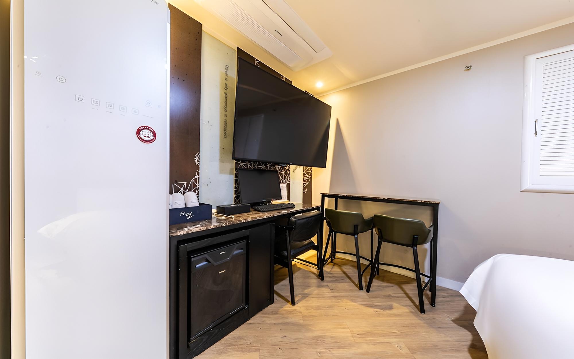 Room (Deluxe A Styler)