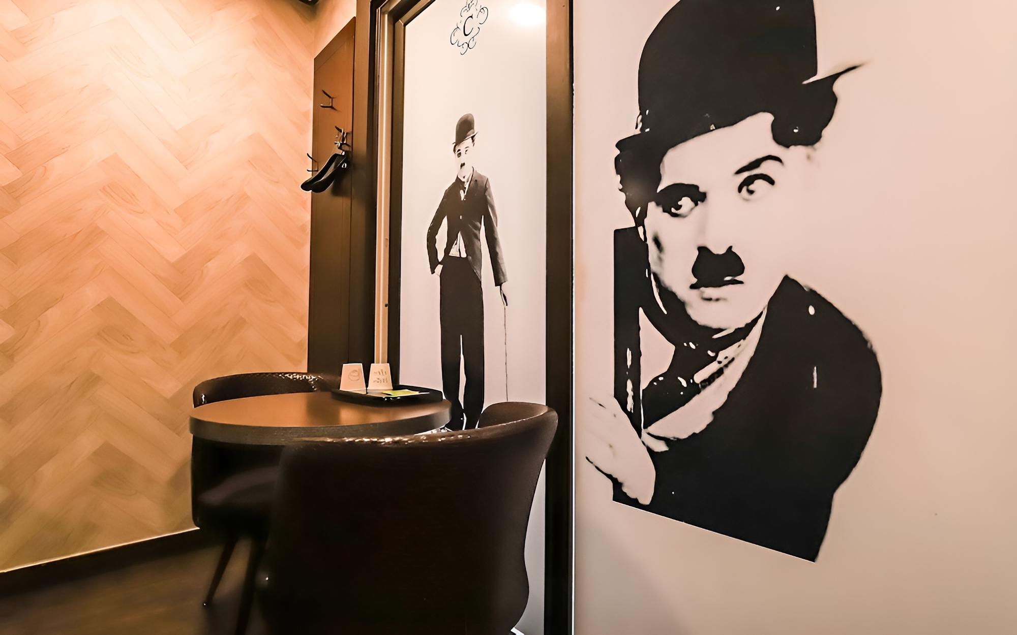 Room (Charlie Chaplin)