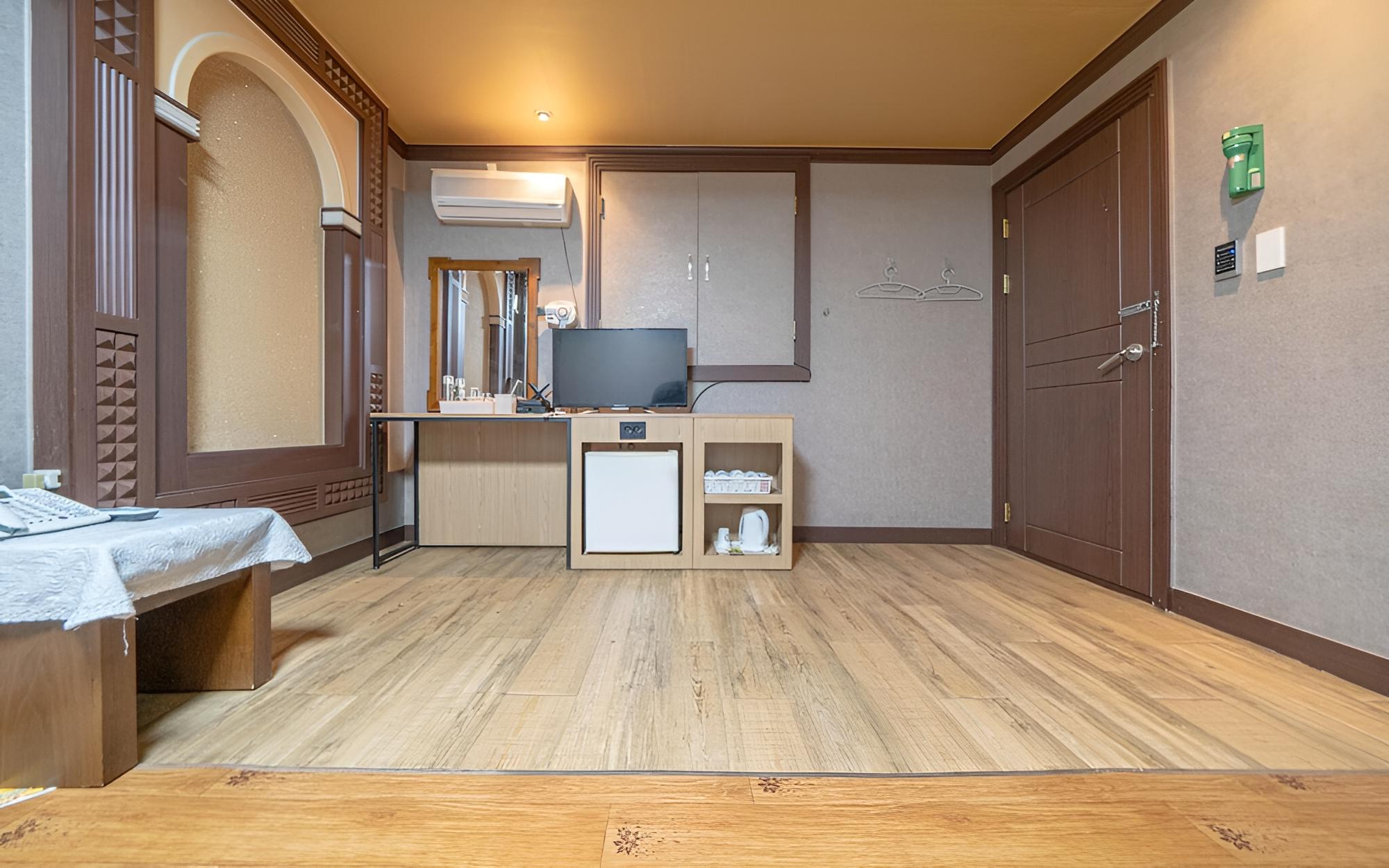 Room (Special Room (Ondol / Additional char) - Photo 3