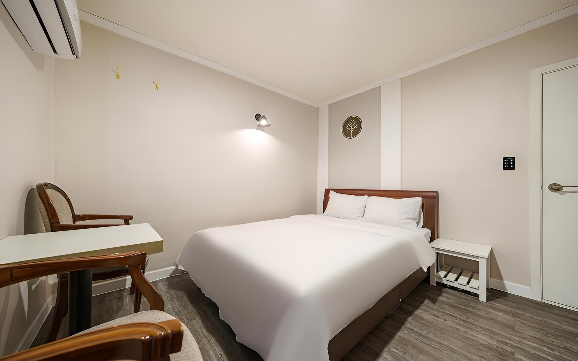 Room (Standard Room)