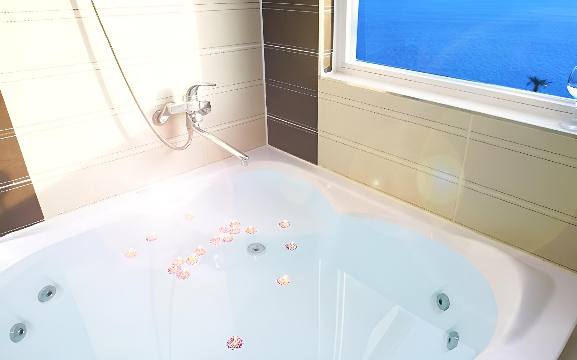 Room (Frontis (spa))