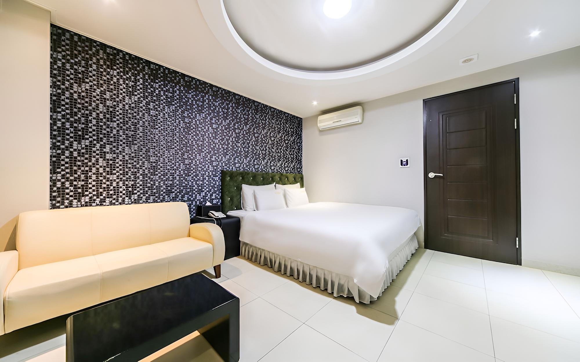 Room (Standard room) photo 2