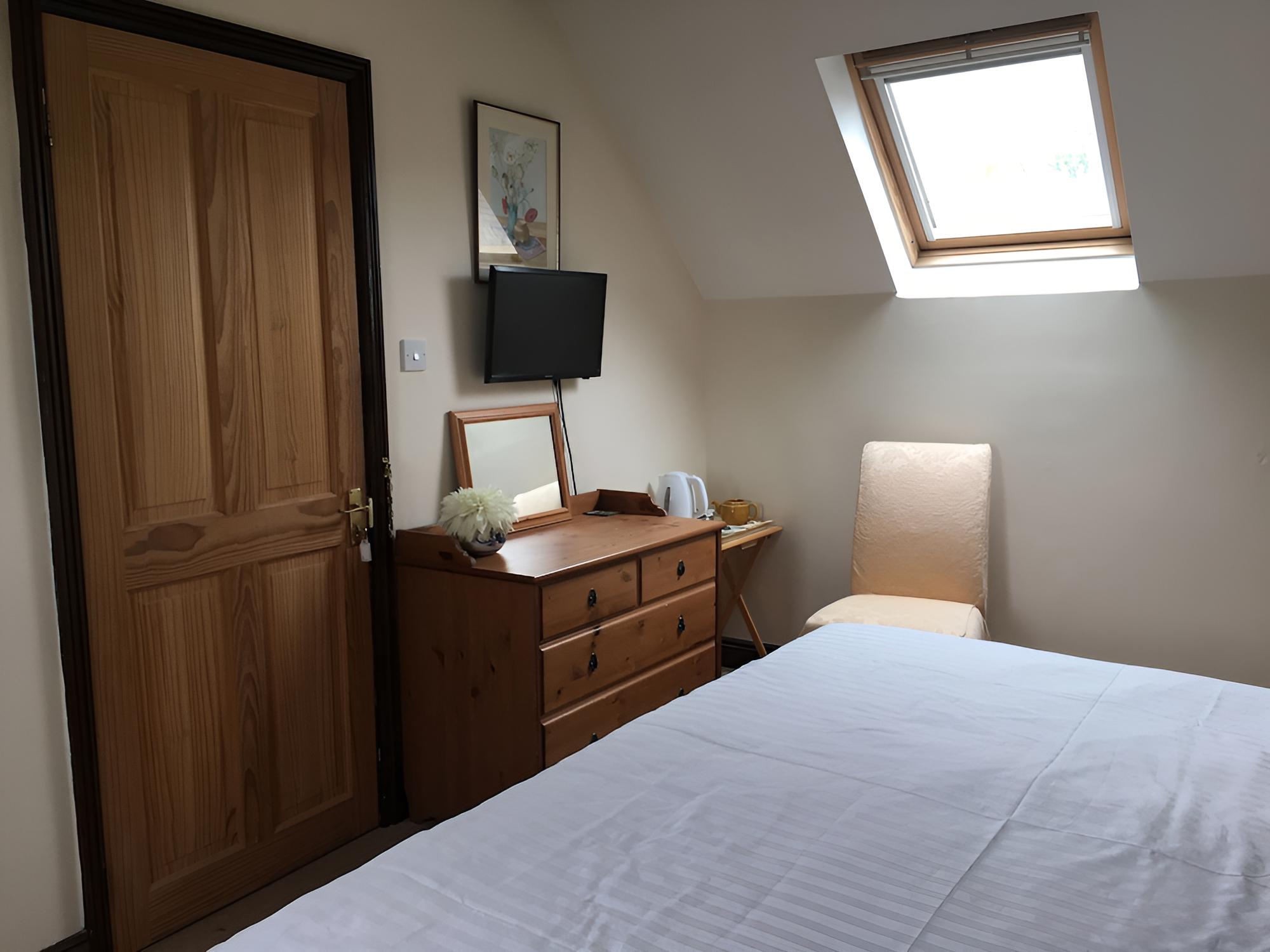 Double Room, Ensuite (Drake's Room) photo 3