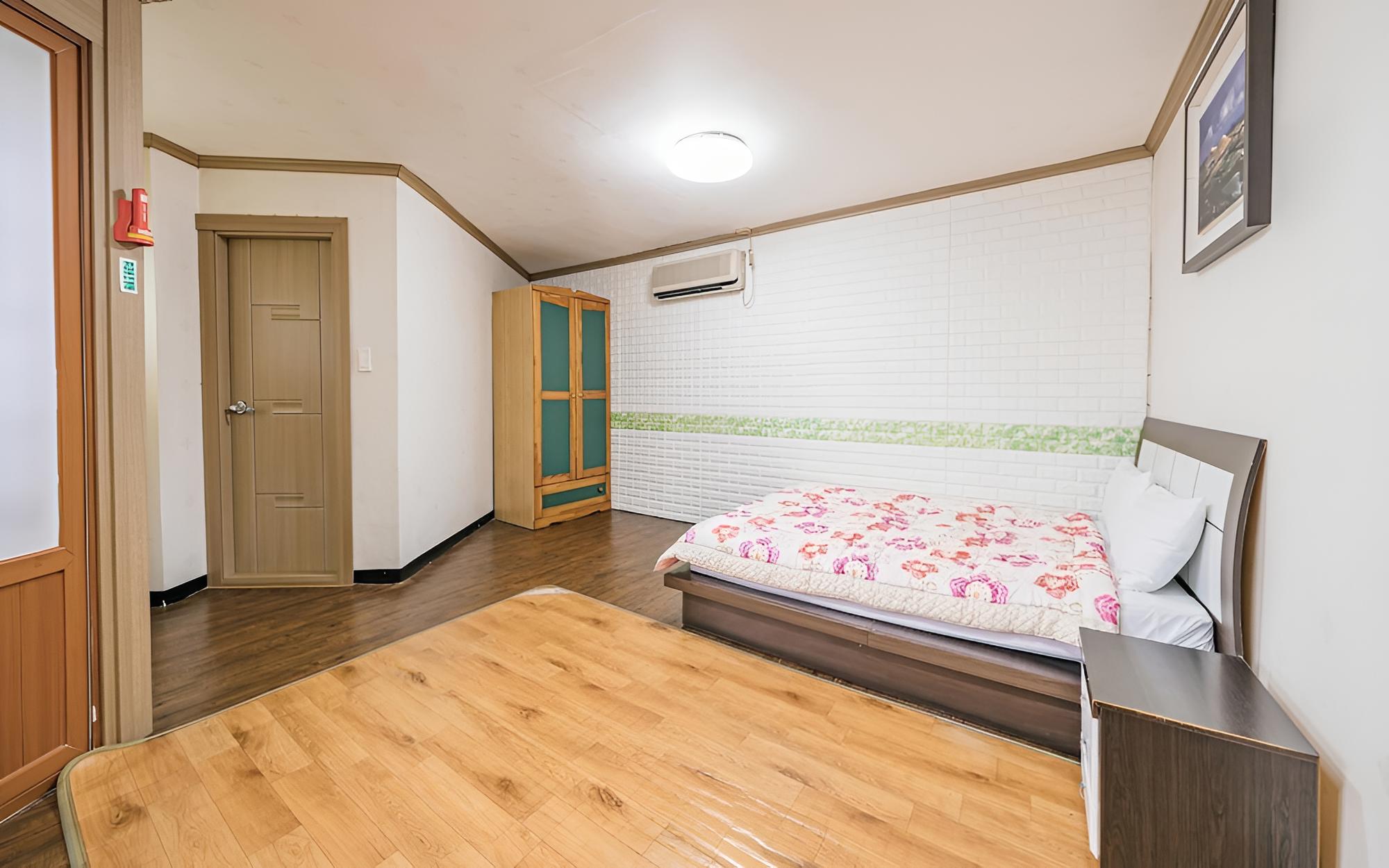 Room (Special room (For 2 People))