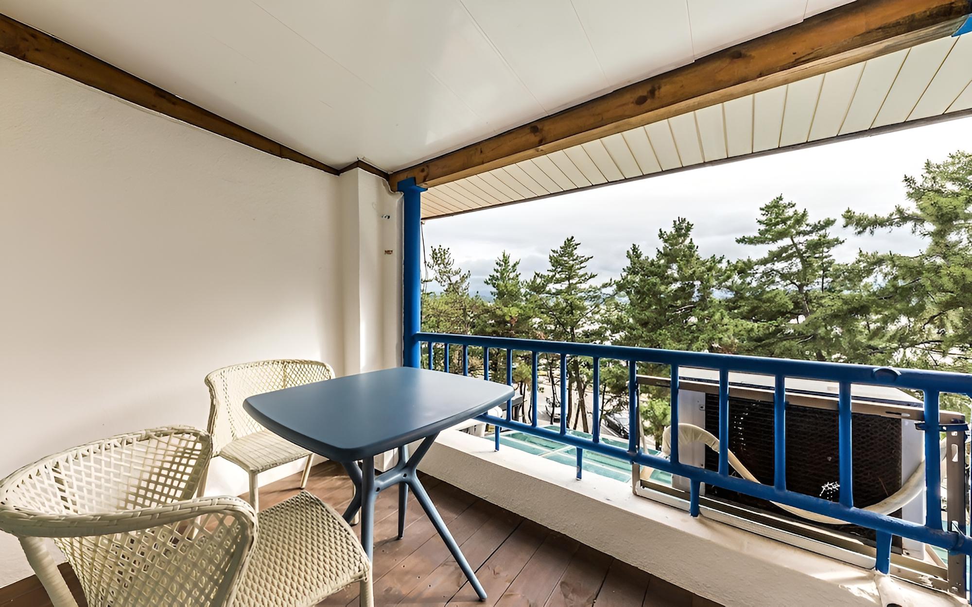 Room ([2 persons] Lake Terrace (3F))