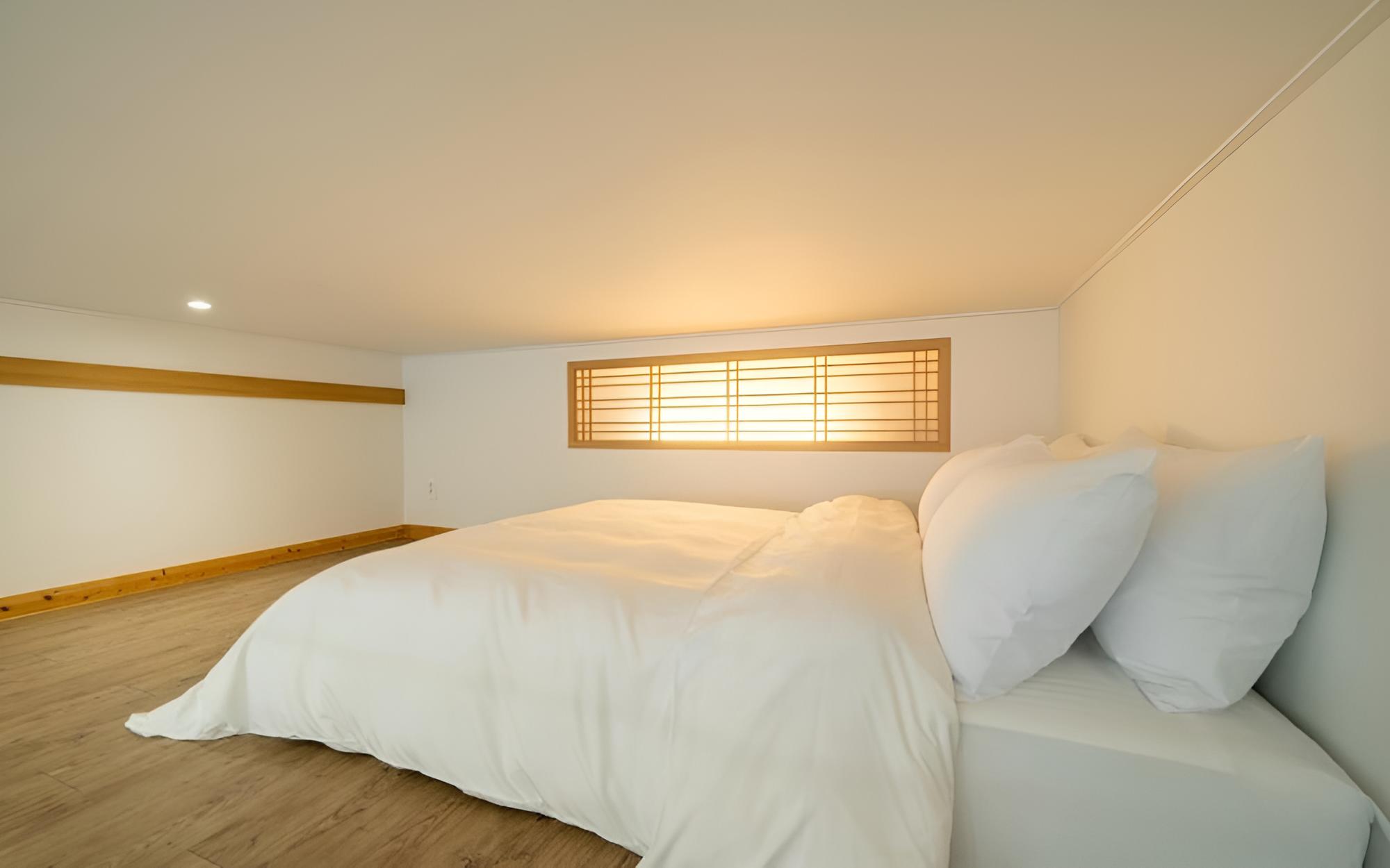 Room (Opal No 304 (Ocean View Duplex Olly M)