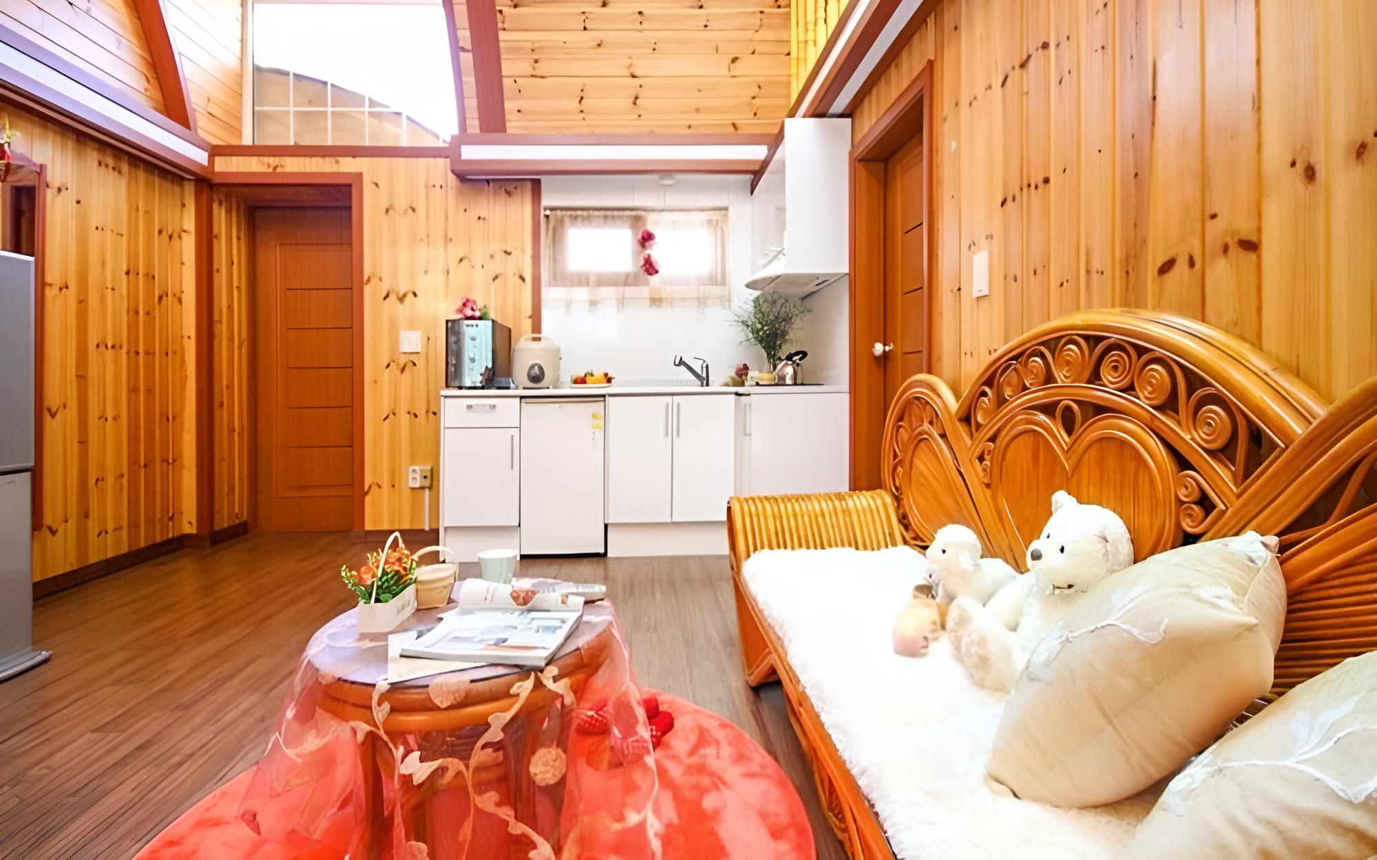 Room (Sophia Room)