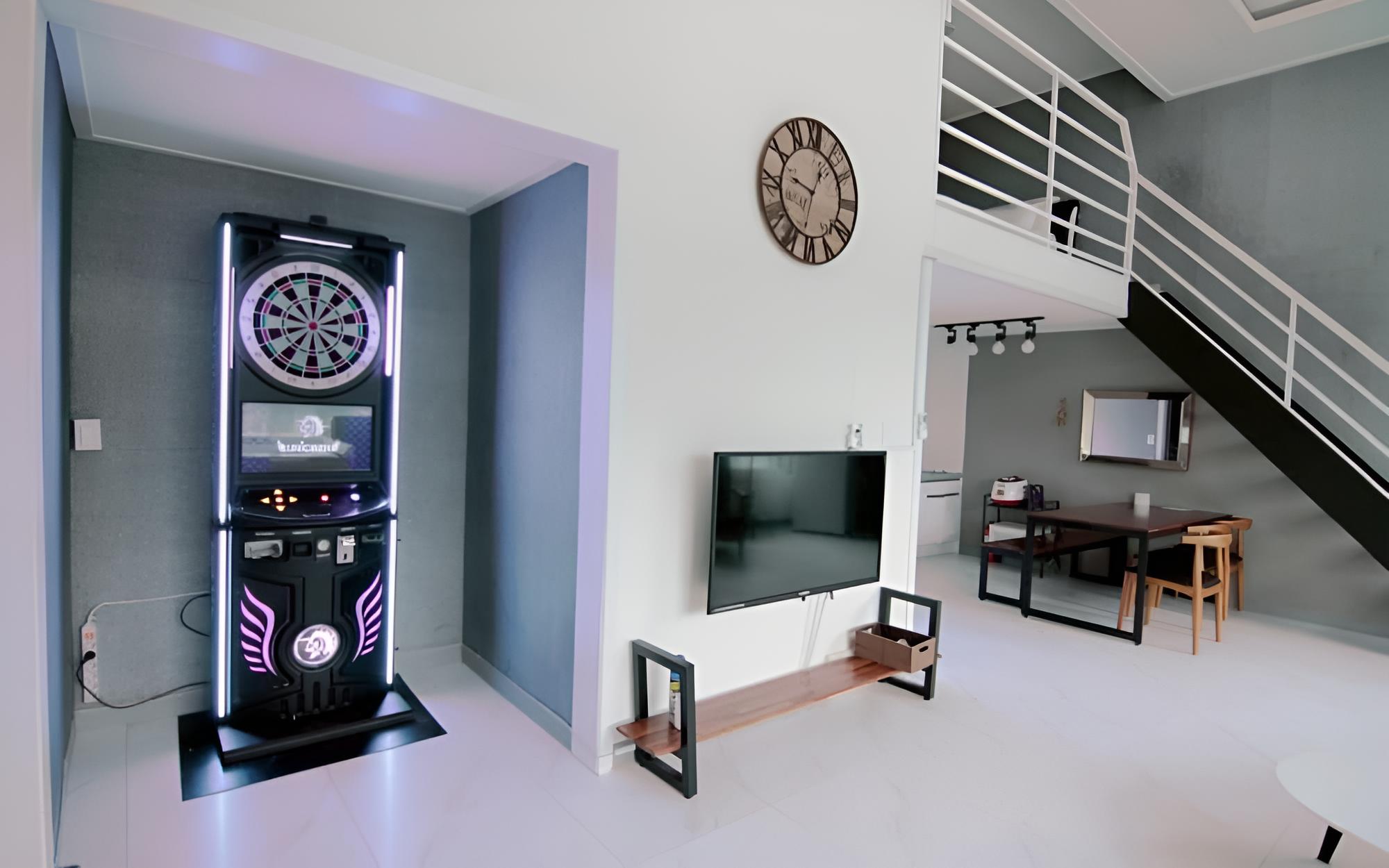 Room (B102 (spa electronic darts/paid duple)