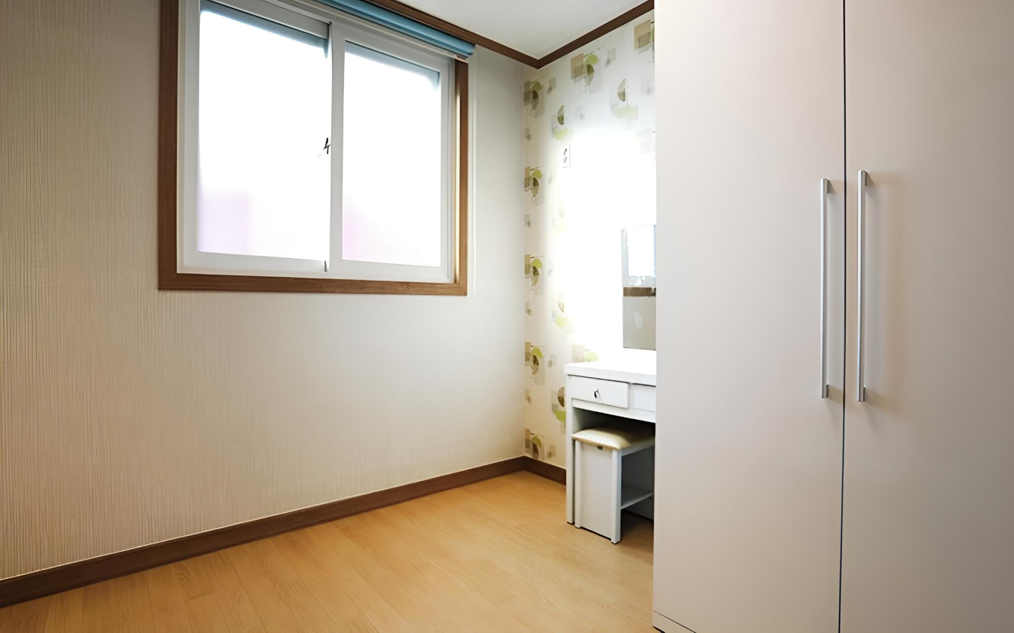 Room (Blue 1 (Group Room))