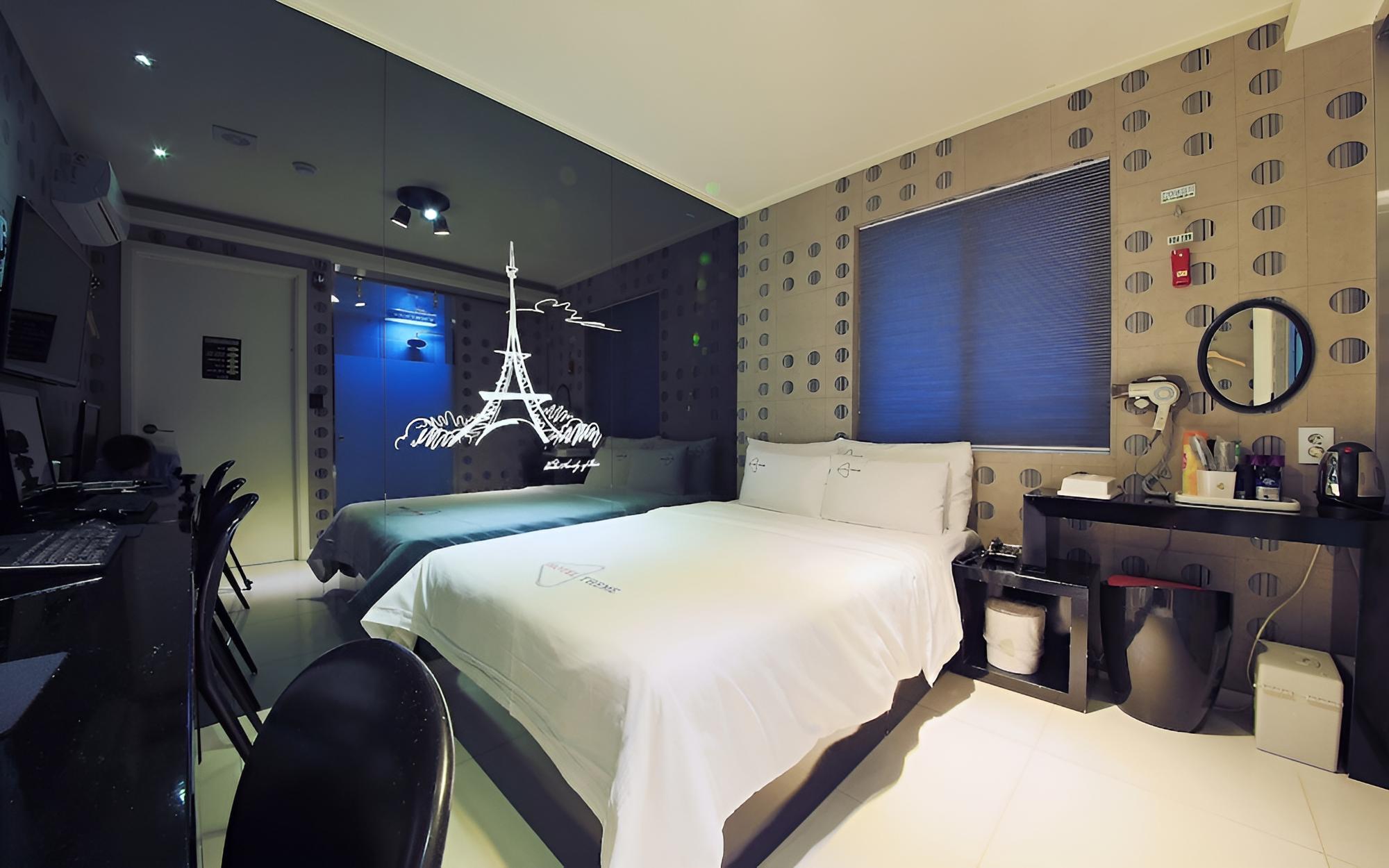 Room (Standard Room (Early Check-in OTT))