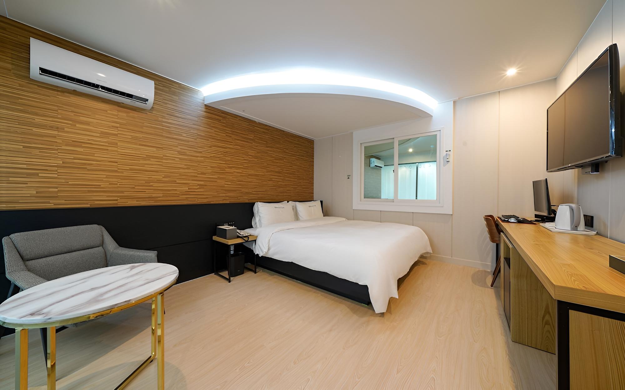 Room (Standard (Roll & Over Location Availa) - Photo 2