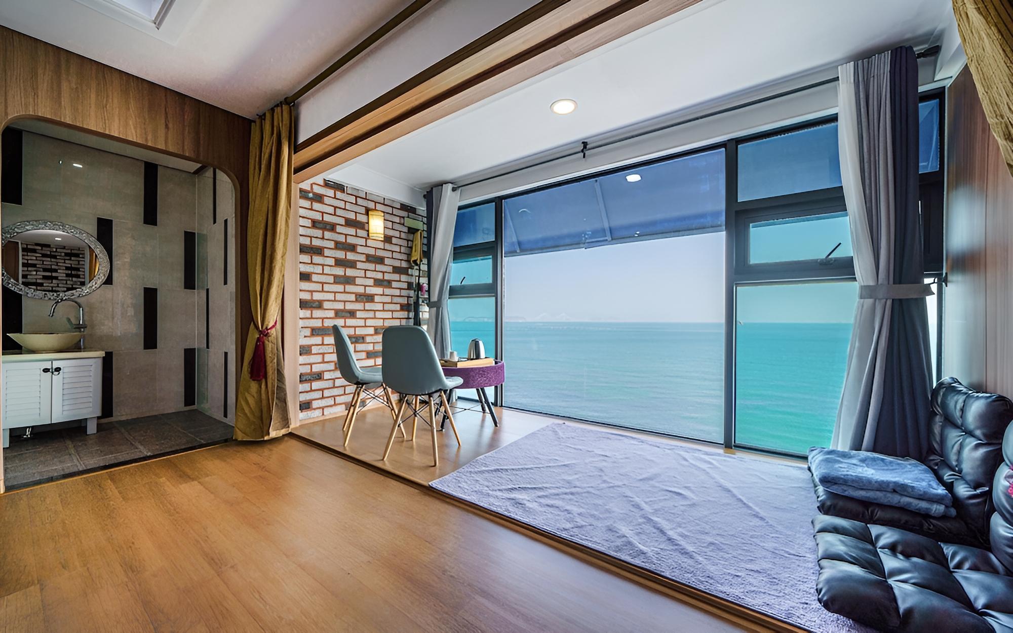 Room (Special room (barbecue available/loca)