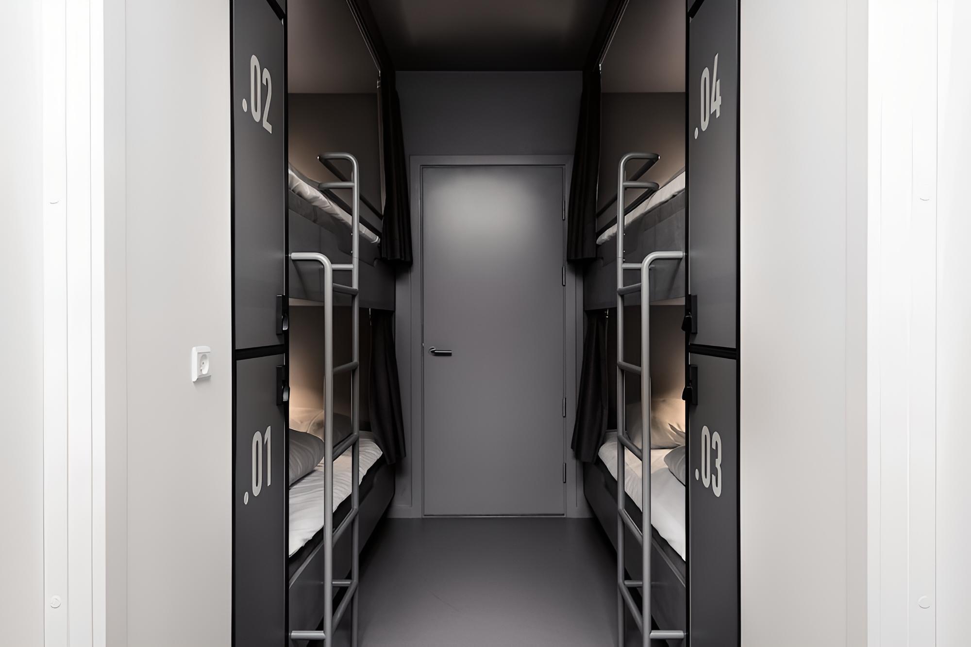 Standard Room, Multiple Beds, Private Bathroom (4 person) photo 3