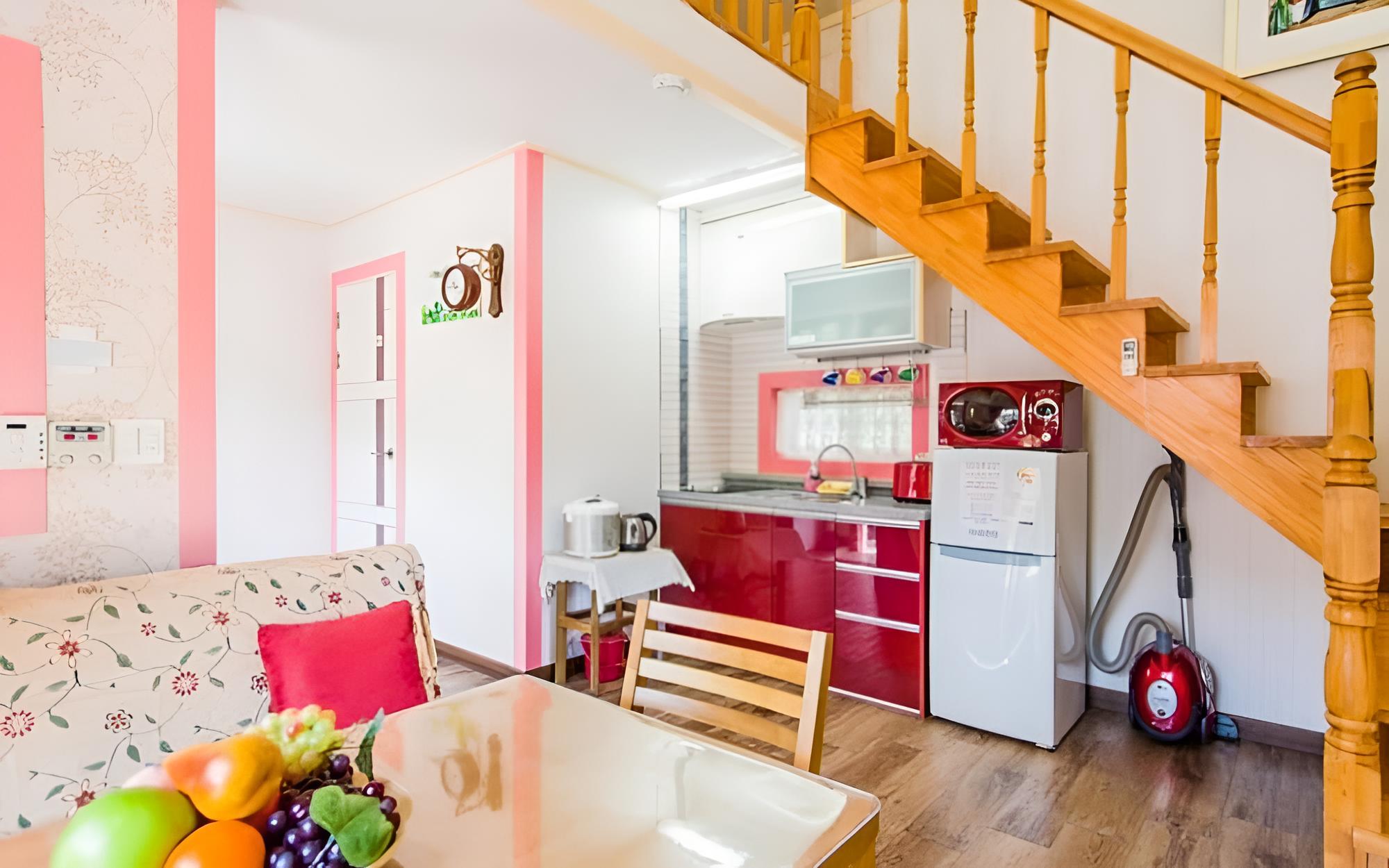 Room (Summer dong (Unshared House Duplex))