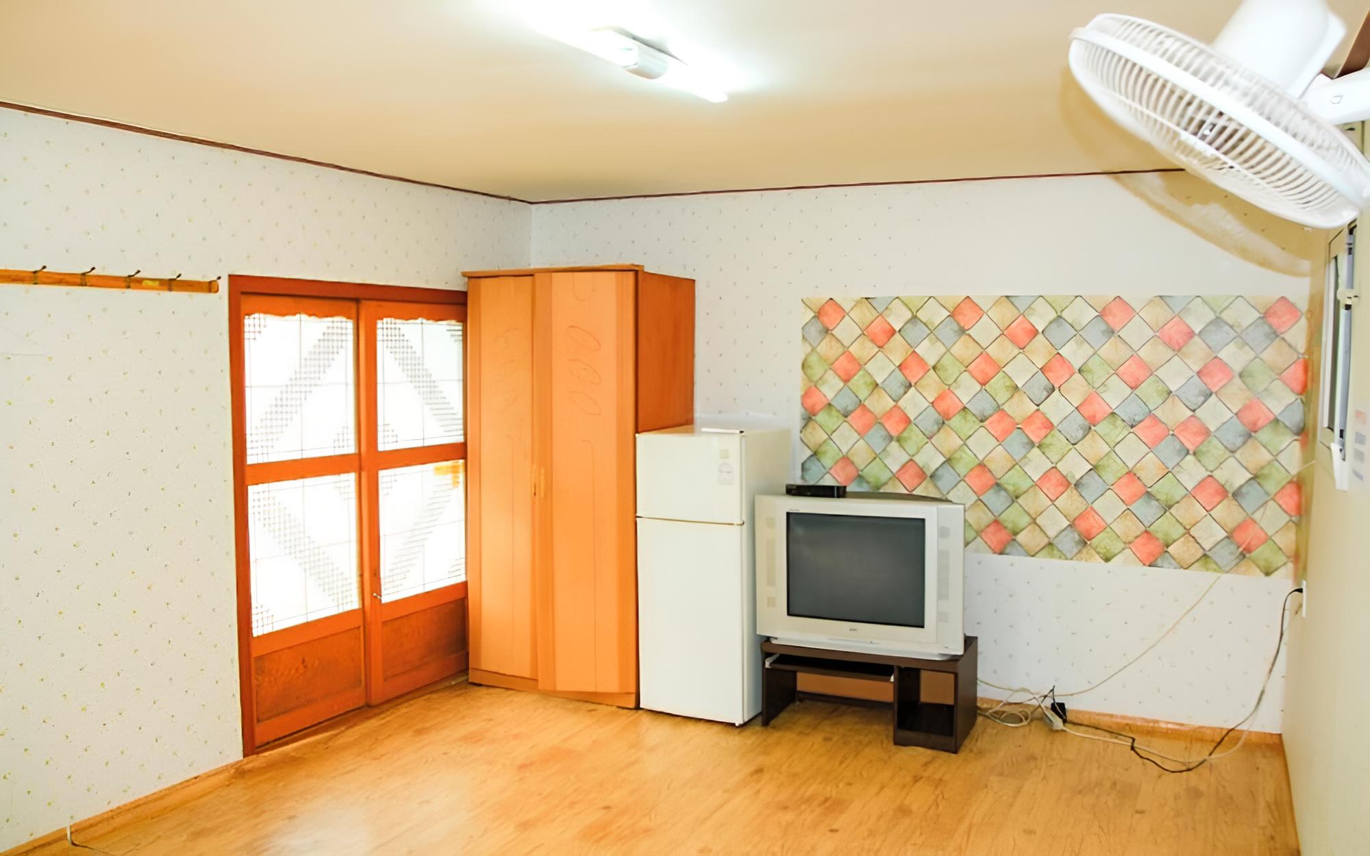 Room (Cosmos) photo 2