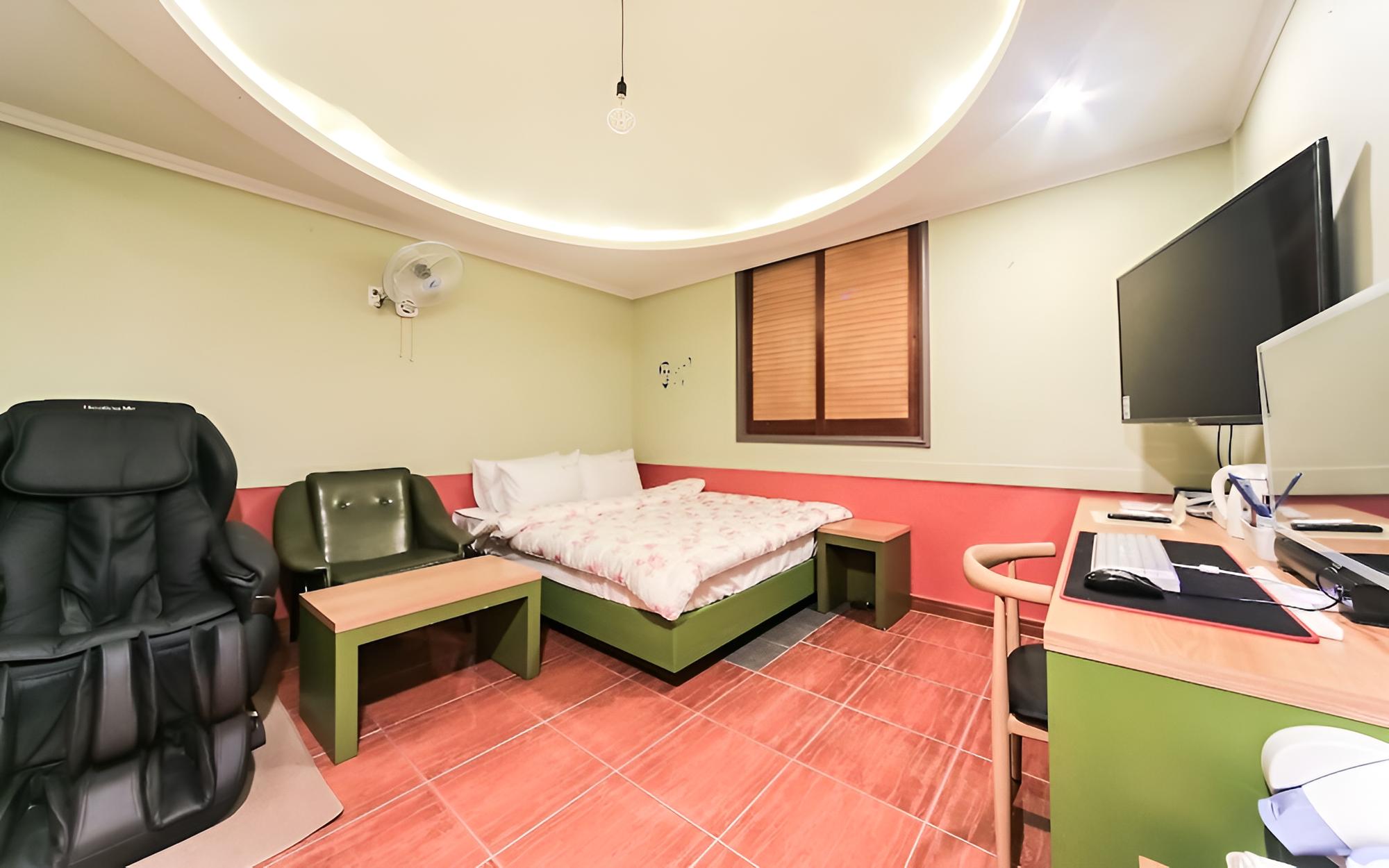 Room (Special room (game PC massage chair))