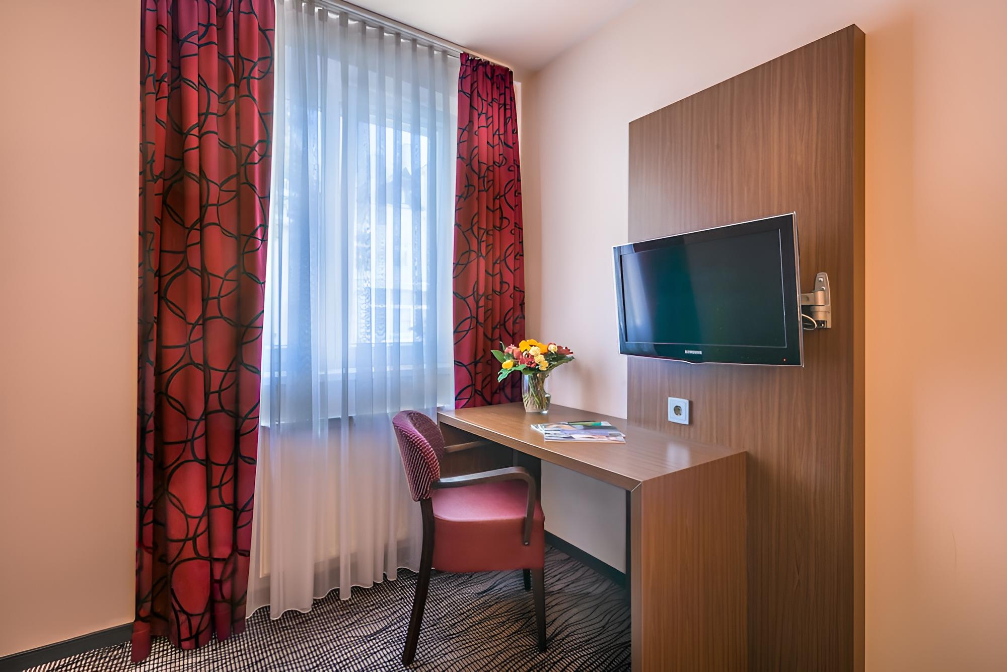 Economy Room