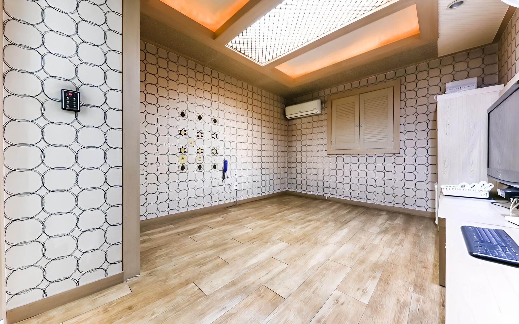 Room (On-dol)