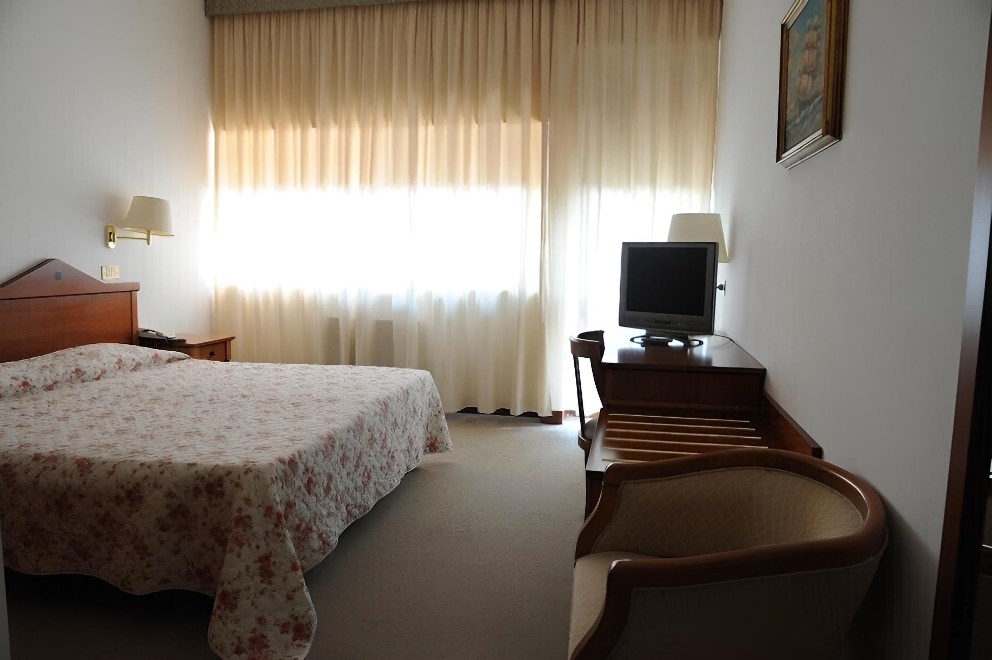 Double or Twin Room photo 2