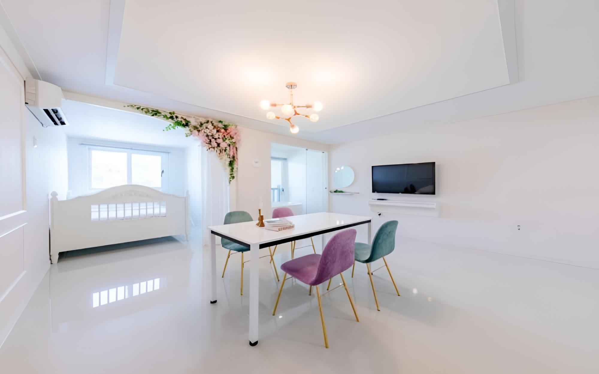 Room (GARDEN 2)