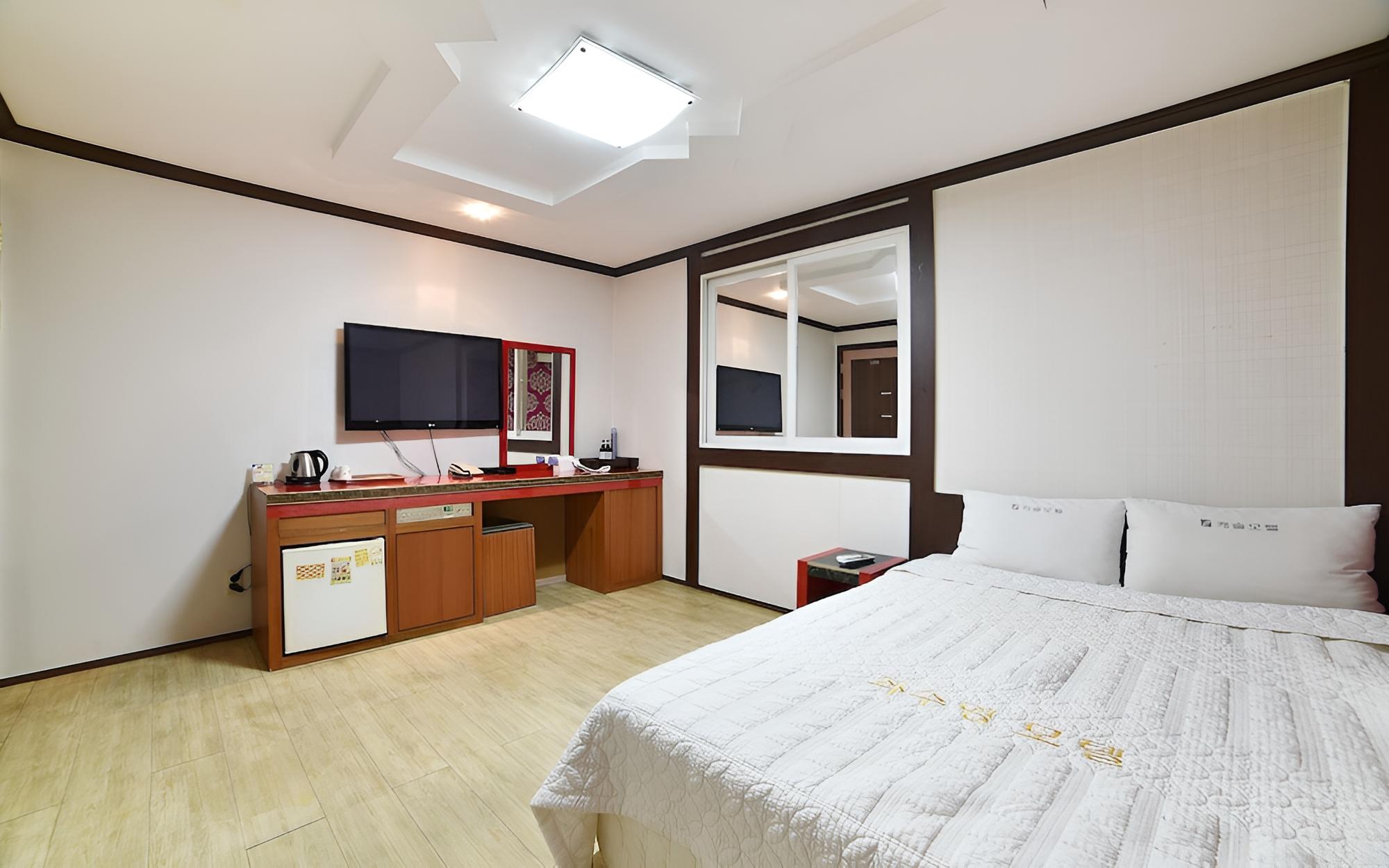 Room (Standard Room)