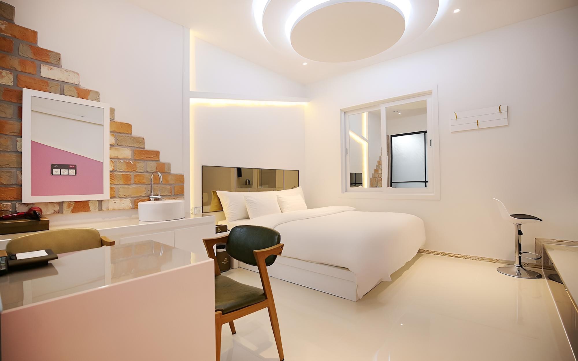 Room (Standard Room)