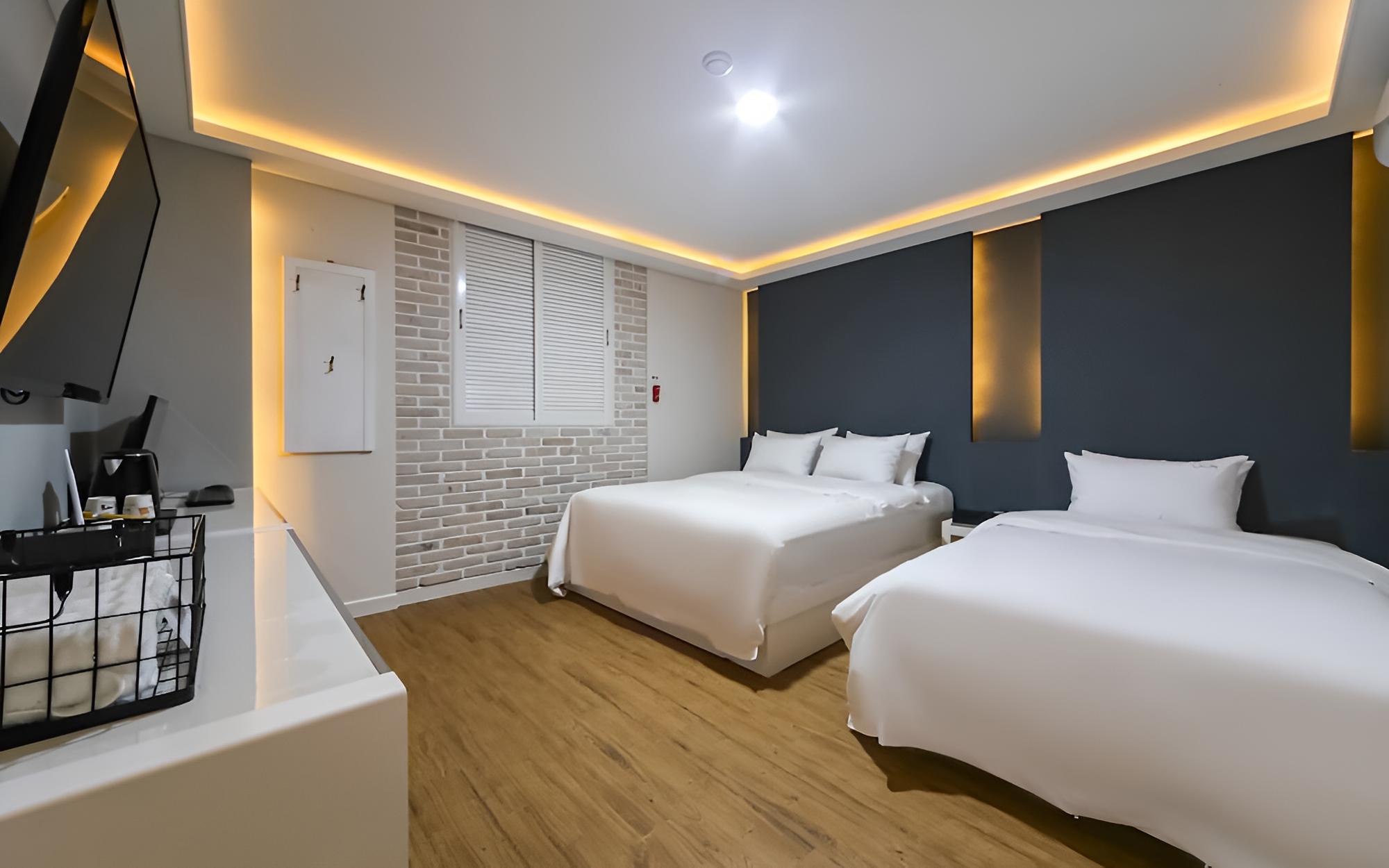 Room (Twin-double single (high-end hotel be)