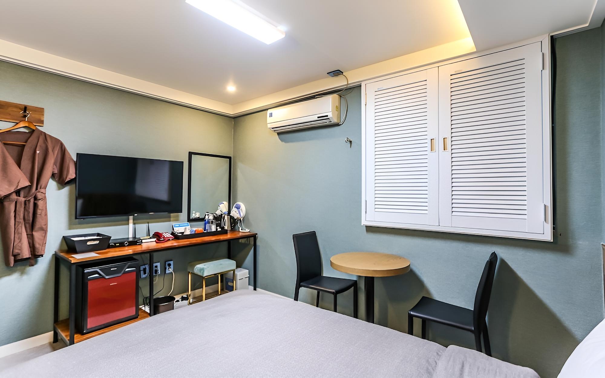 Room (Standard Room B)