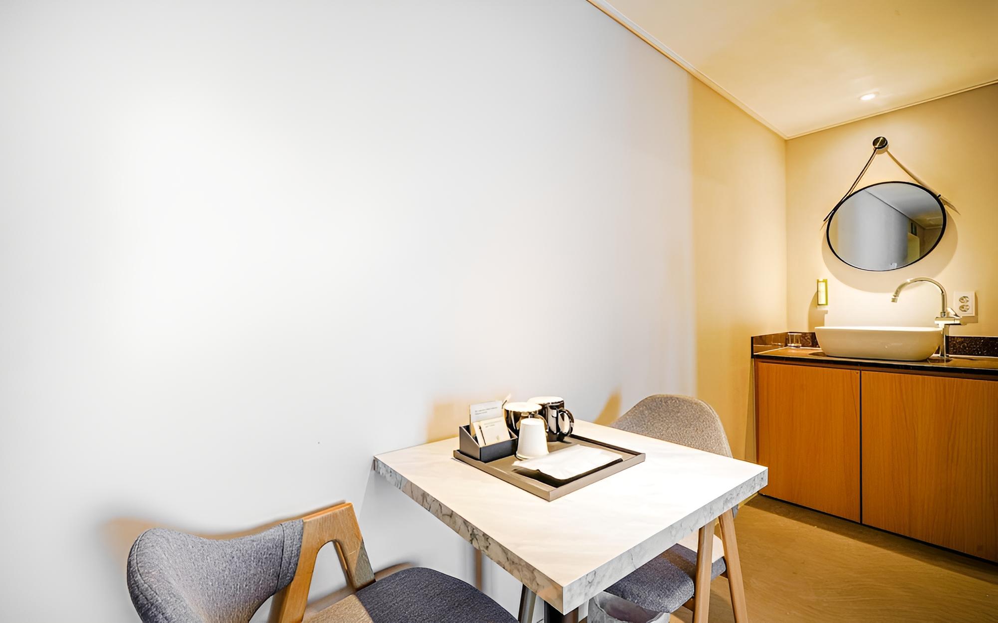 Room (1F standard)