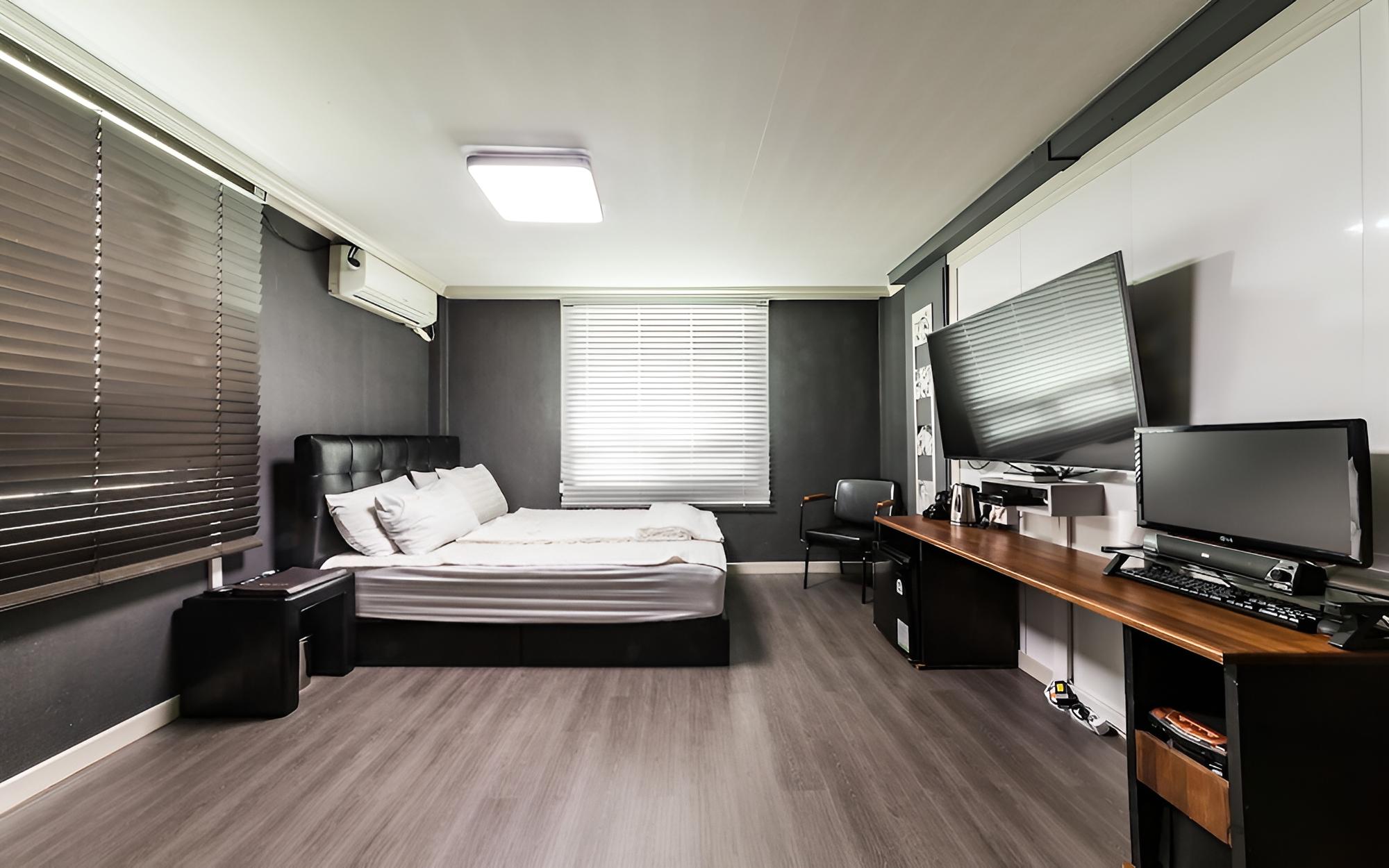 Room (Special Room)