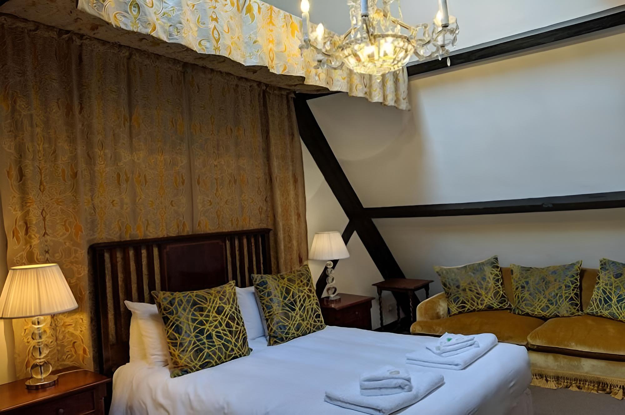Double Room, Ensuite (Small Oscar)