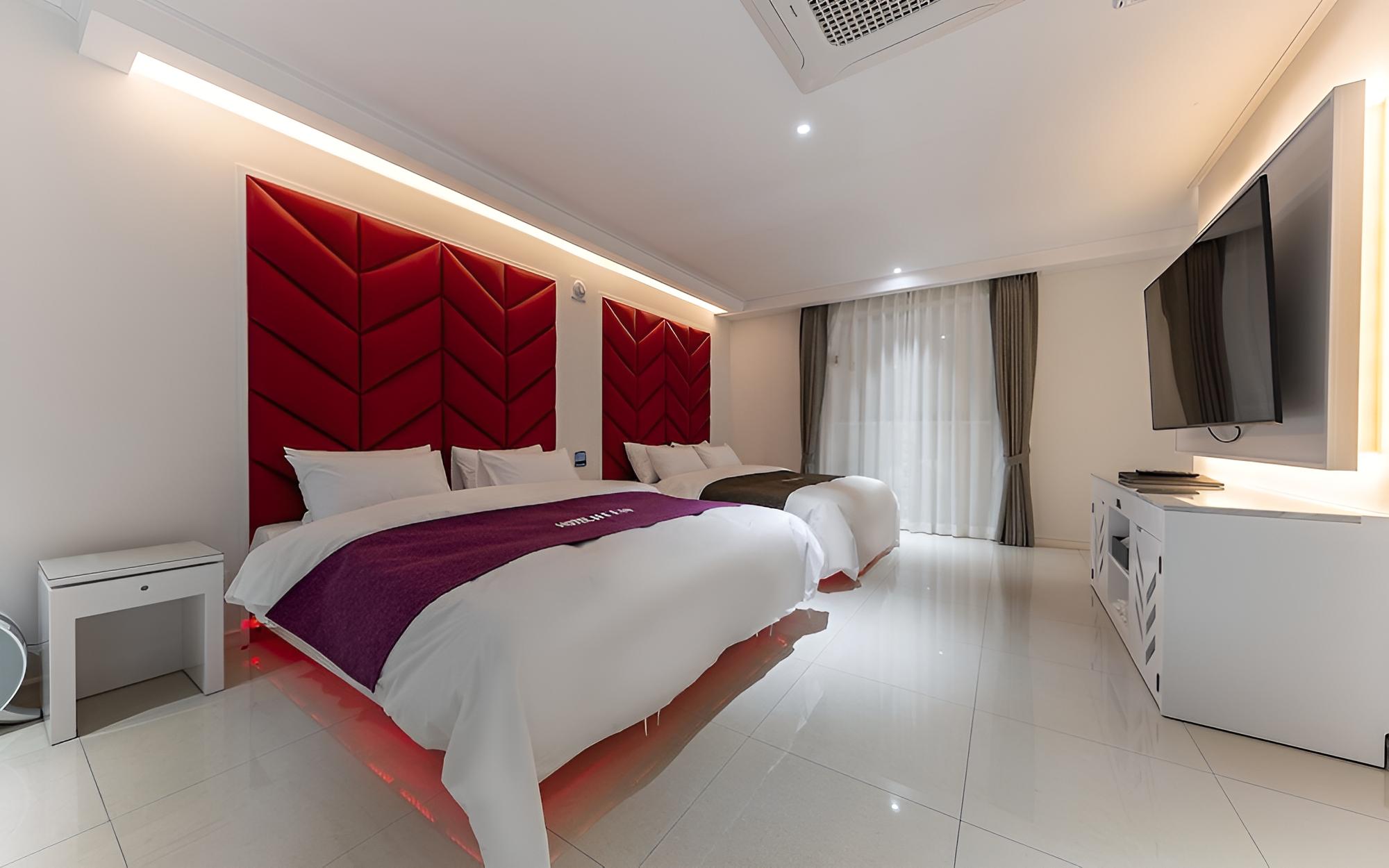 Room (VVIP (Free Breakfast - Excluding SUN ) - Photo 8