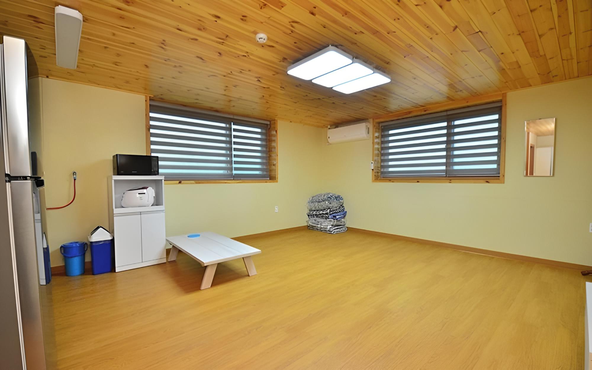 Room (Room 203 Cosmos (Individual Terrace O)
