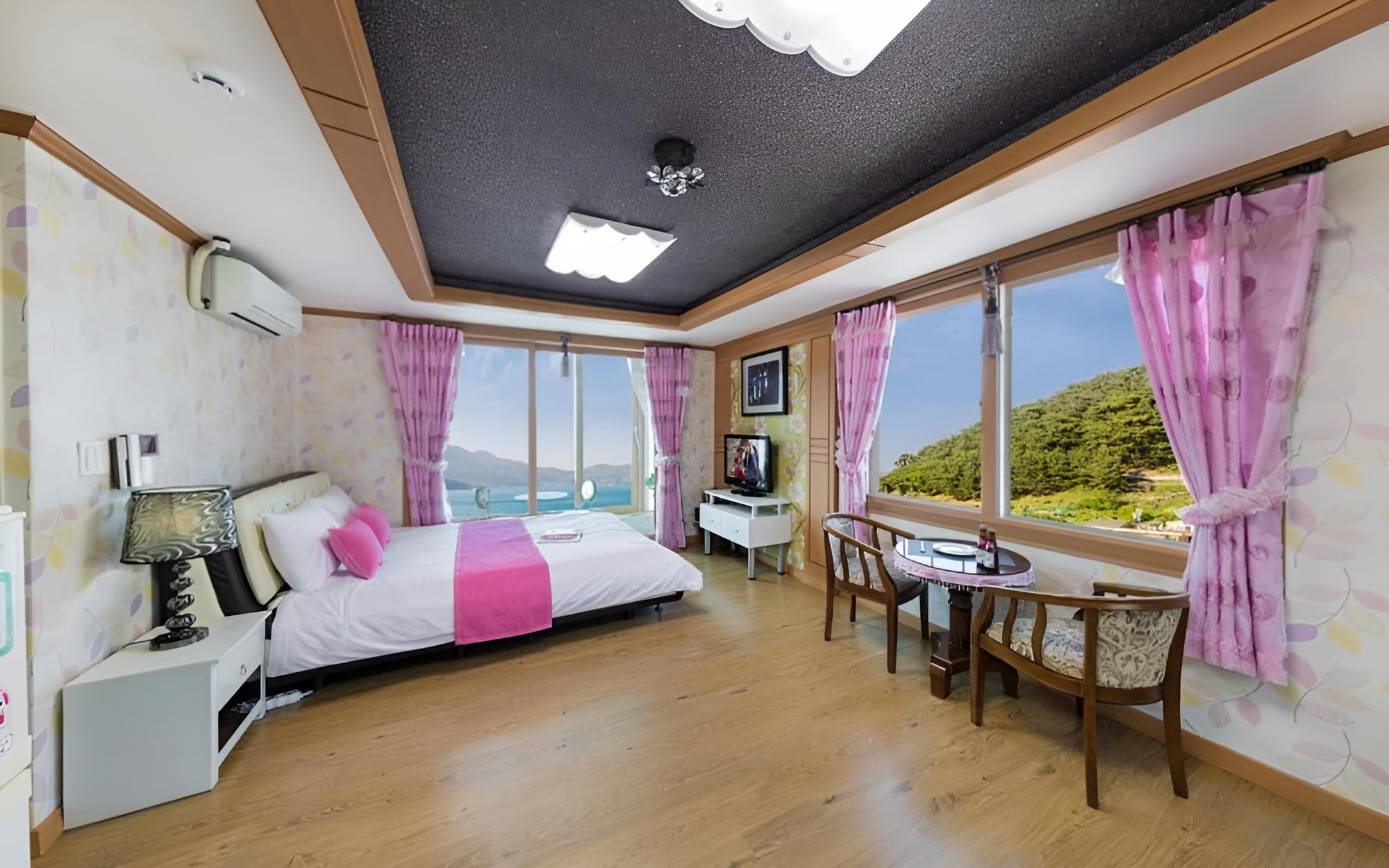 Room (Sunset No 201 (Ocean View Spa))