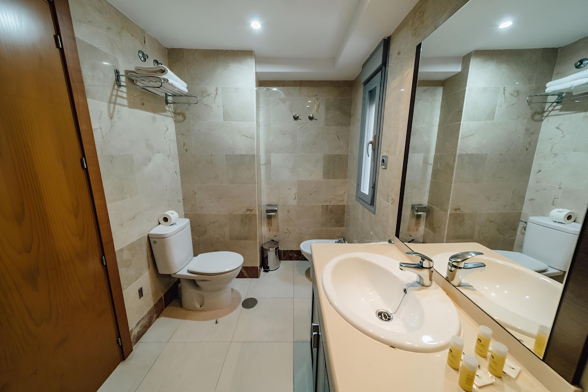 Apartment, 2 Bedrooms, Pool View - Photo 1
