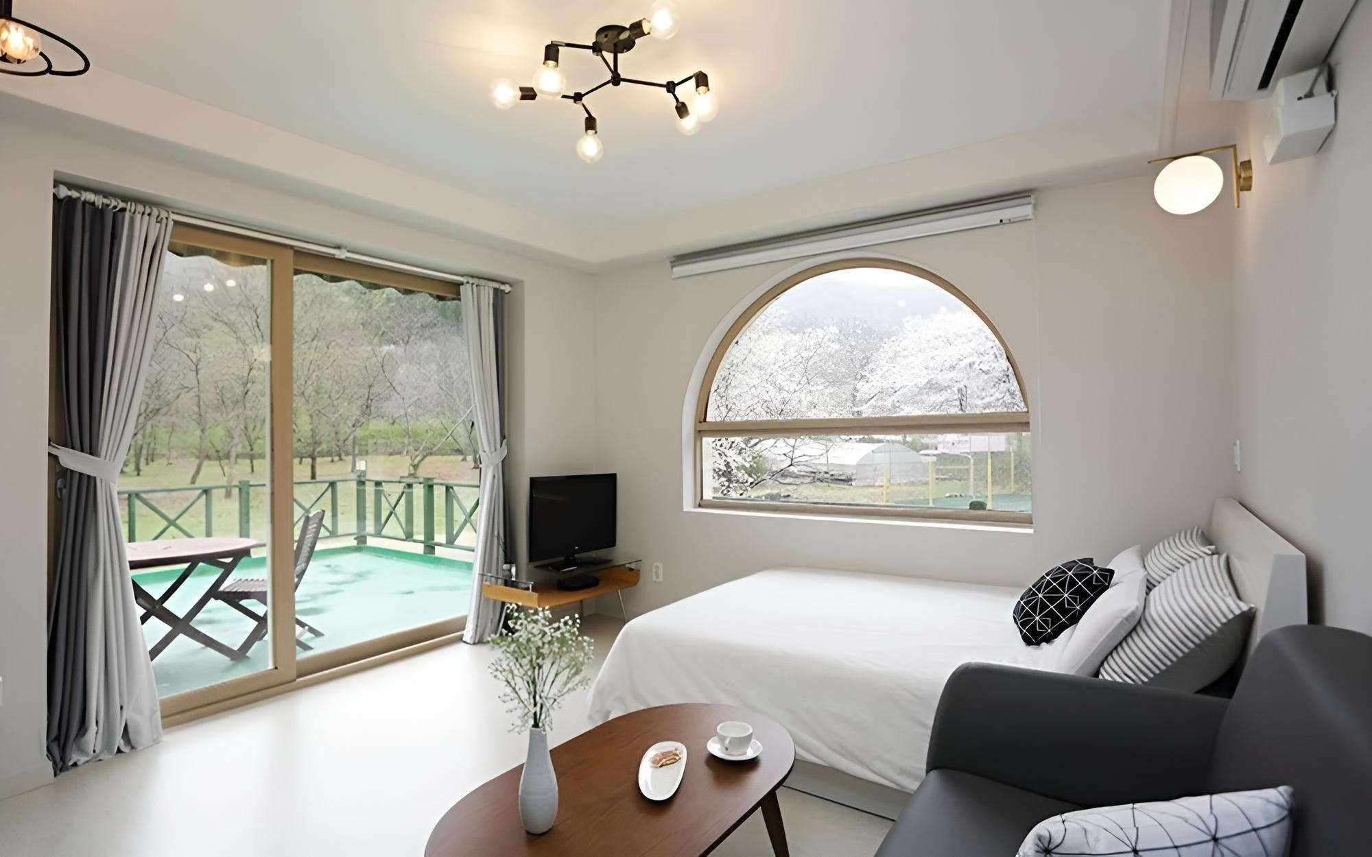 Room (Stay p)
