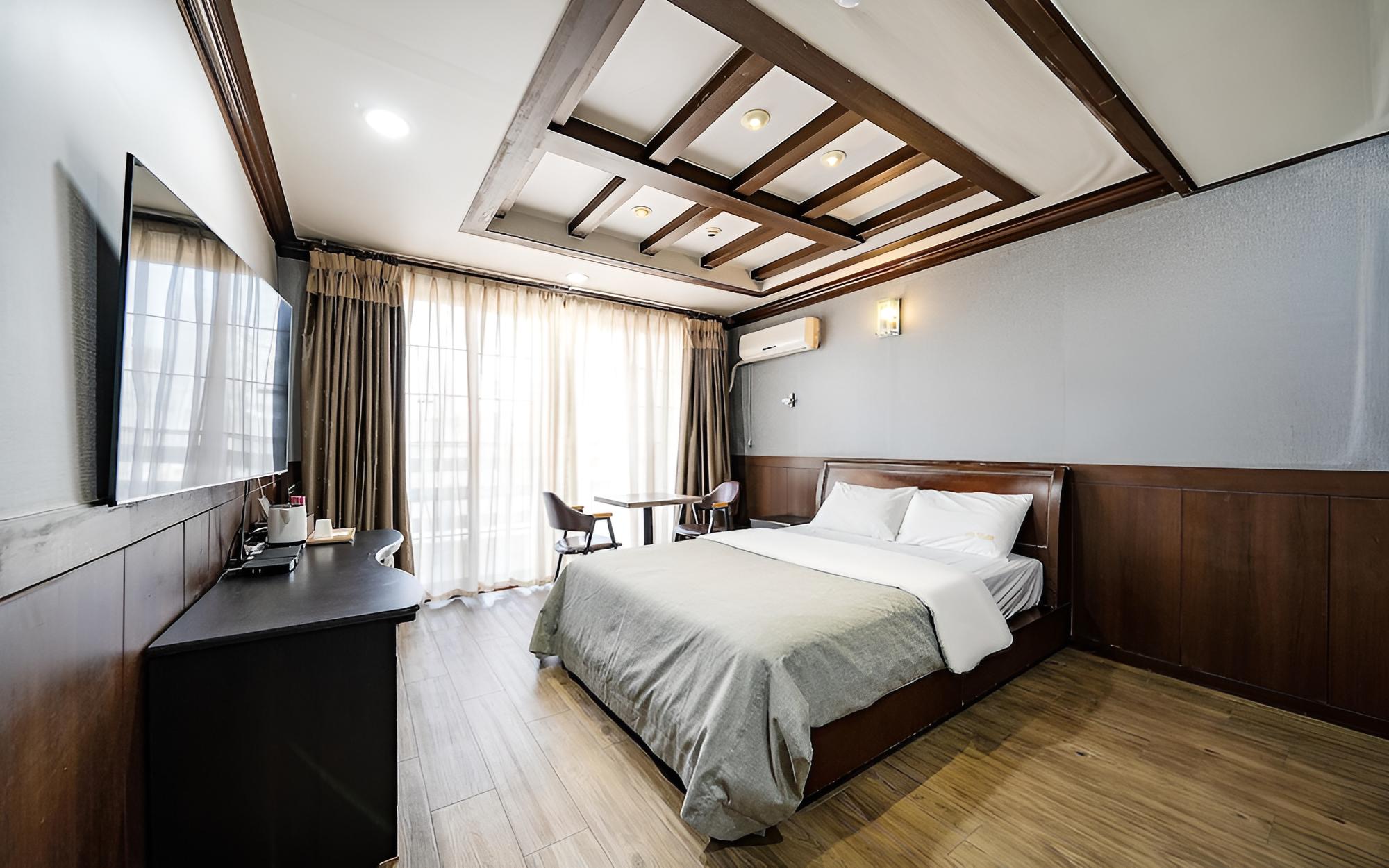 Room (Standard A (Double Room))