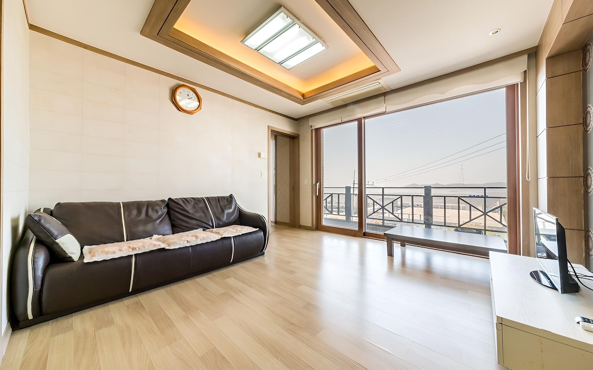 Room (Pension type family room (can cook))