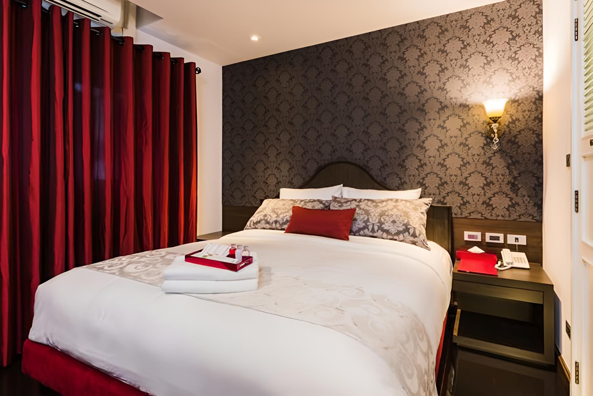 Deluxe King Room photo 3