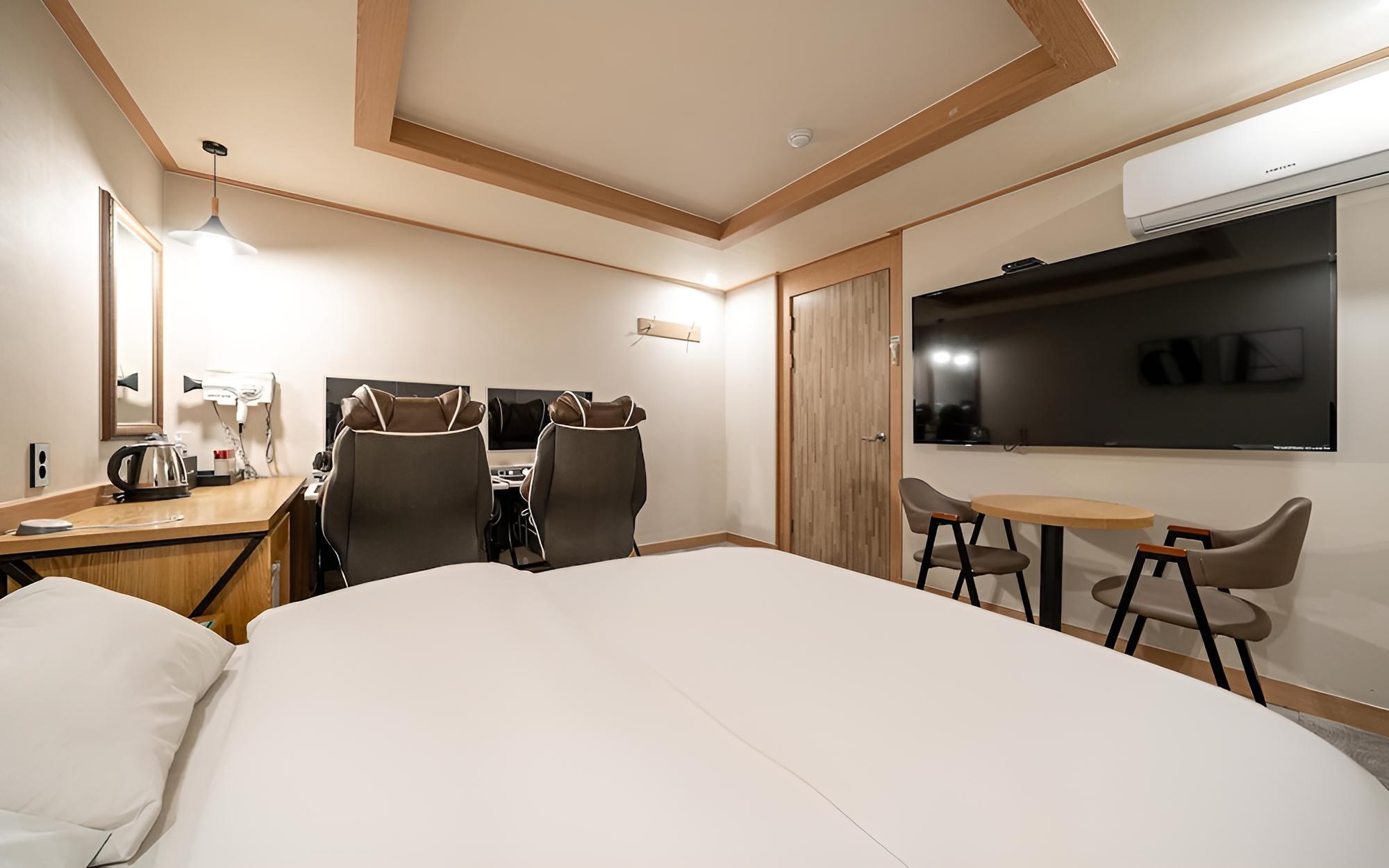 Room (3060 Gaming - Standard (2PC (RTX3060)) photo 2